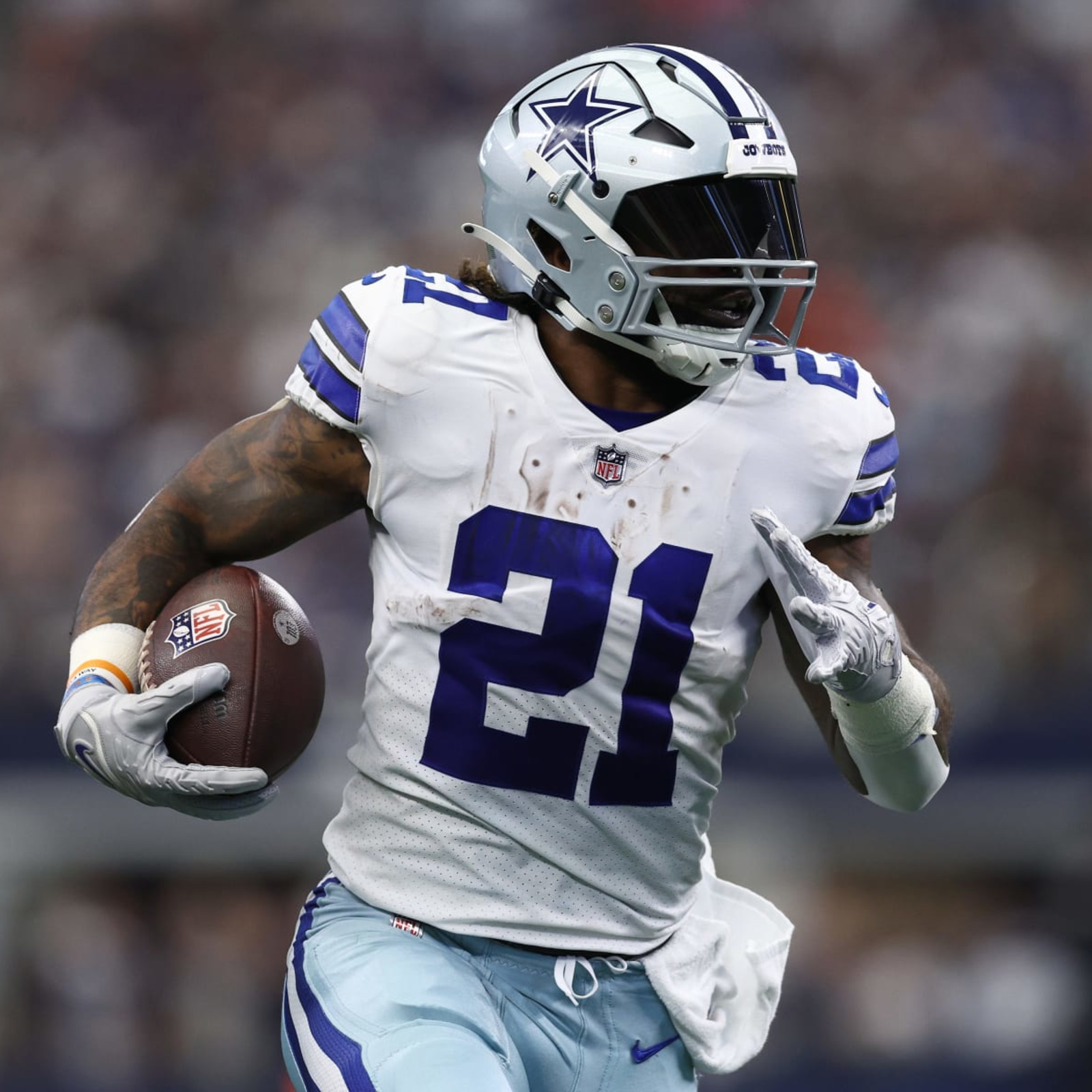 Cowboys injury update: Ezekiel Elliott misses practice with knee