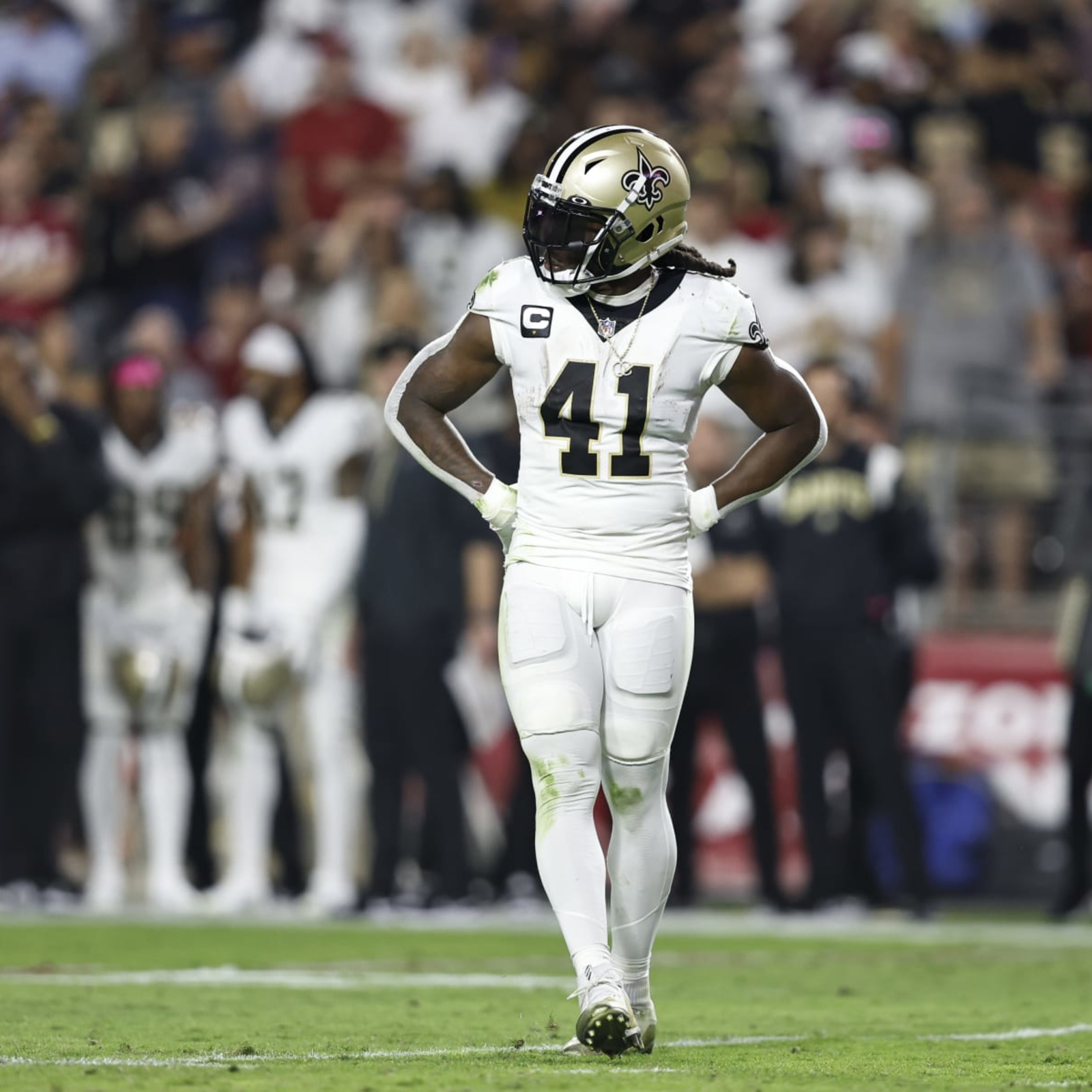 Alvin Kamara torches Raiders for three touchdowns as trade rumors