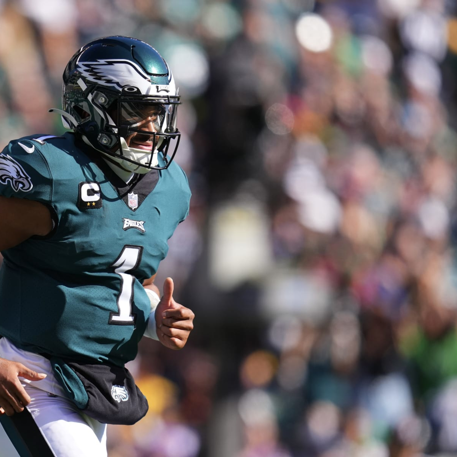 Eagles move to 8-0 after slipping past the Texans – Philly Sports