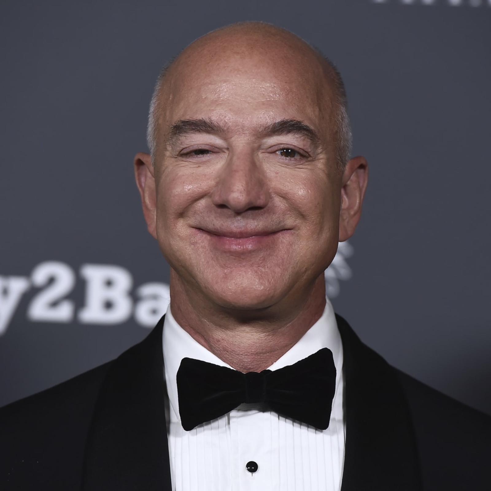 Why Dan Snyder would 'never' sell Commanders to Jeff Bezos