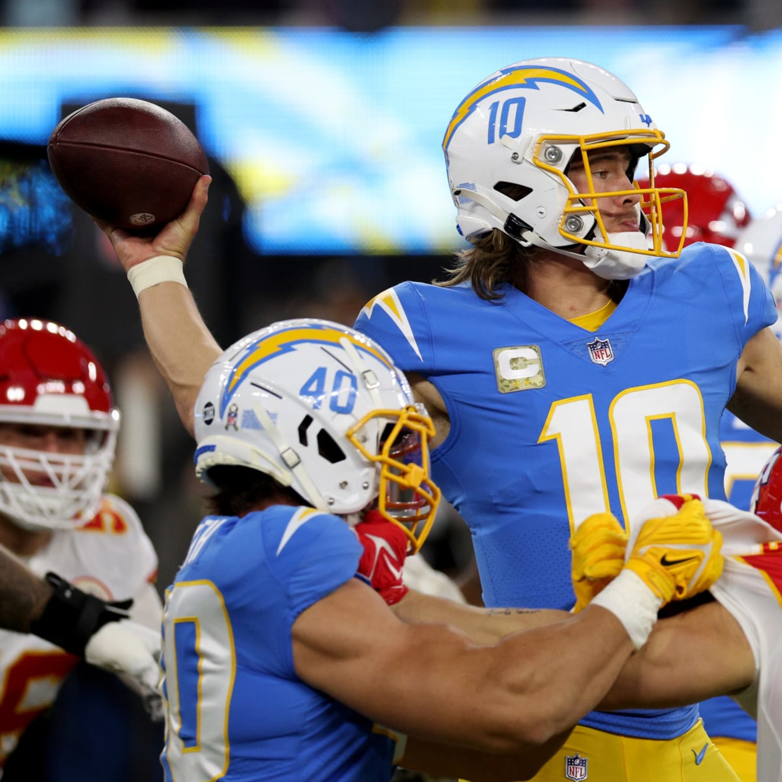 Chargers vs. Chiefs open thread: Will Justin Herbert dethrone Patrick  Mahomes? - Niners Nation