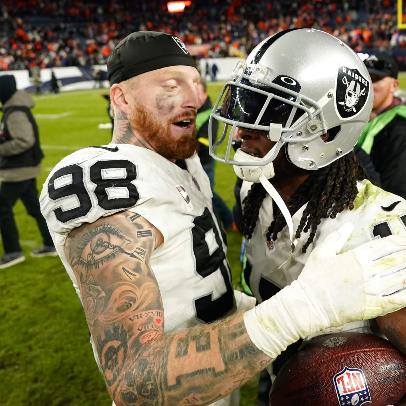 Raiders win first game of the season, defeat Broncos 32-23