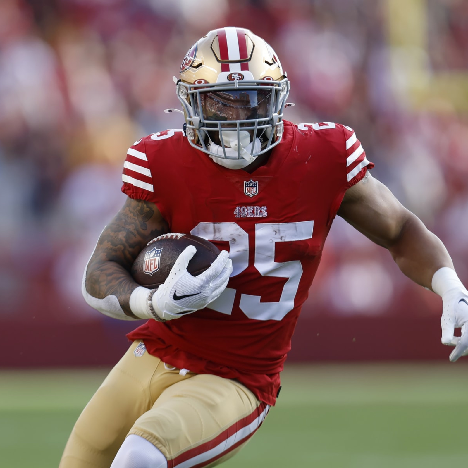 San Francisco 49ers starting RB Elijah Mitchell suffers injury to