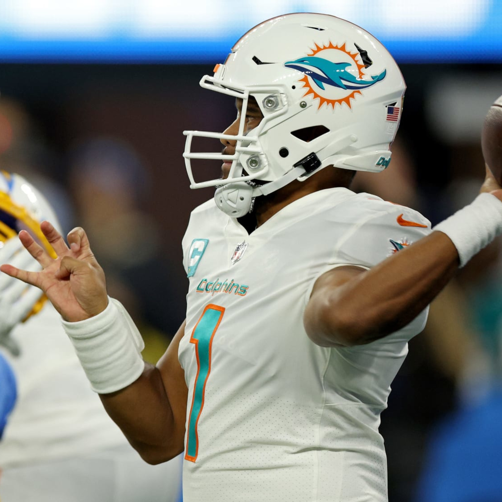 Chargers review: Defense suffers massive breakdowns in loss to Dolphins –  Orange County Register