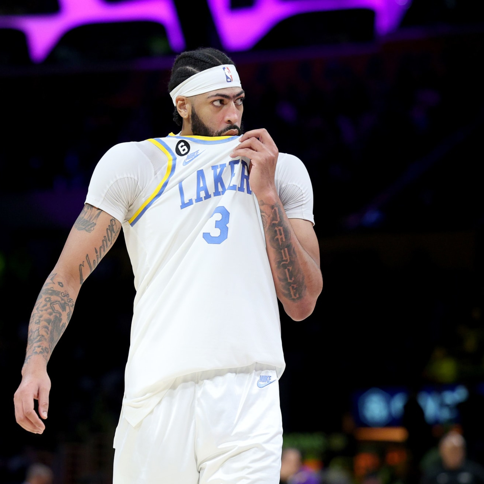 Will Anthony Davis' recent surge lead the Lakers' front office to make a  move?