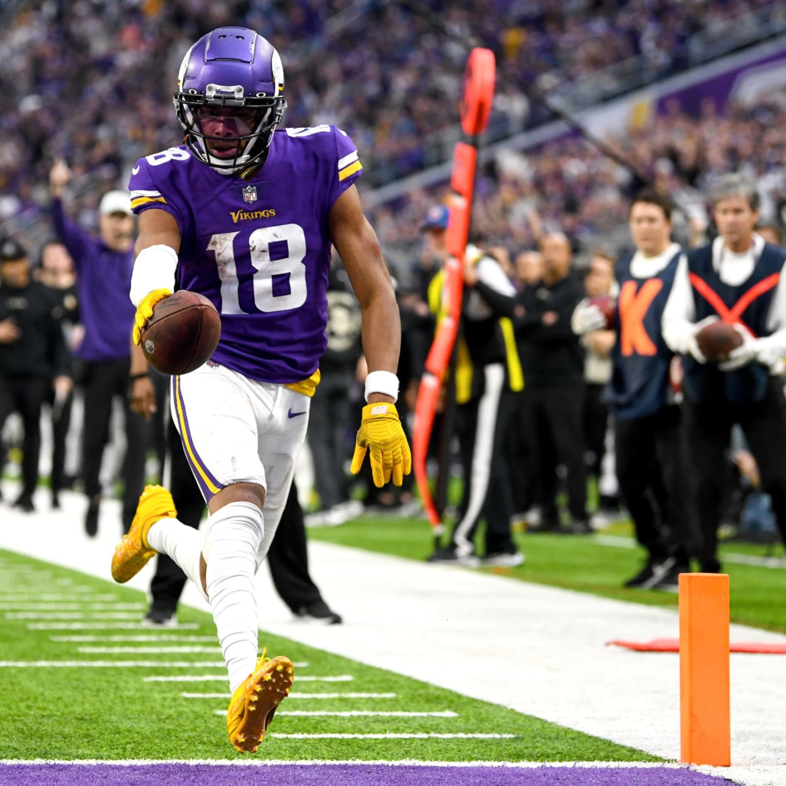 Justin Jefferson breaks Randy Moss' Vikings season yardage record, Calvin  Johnson's NFL record next?