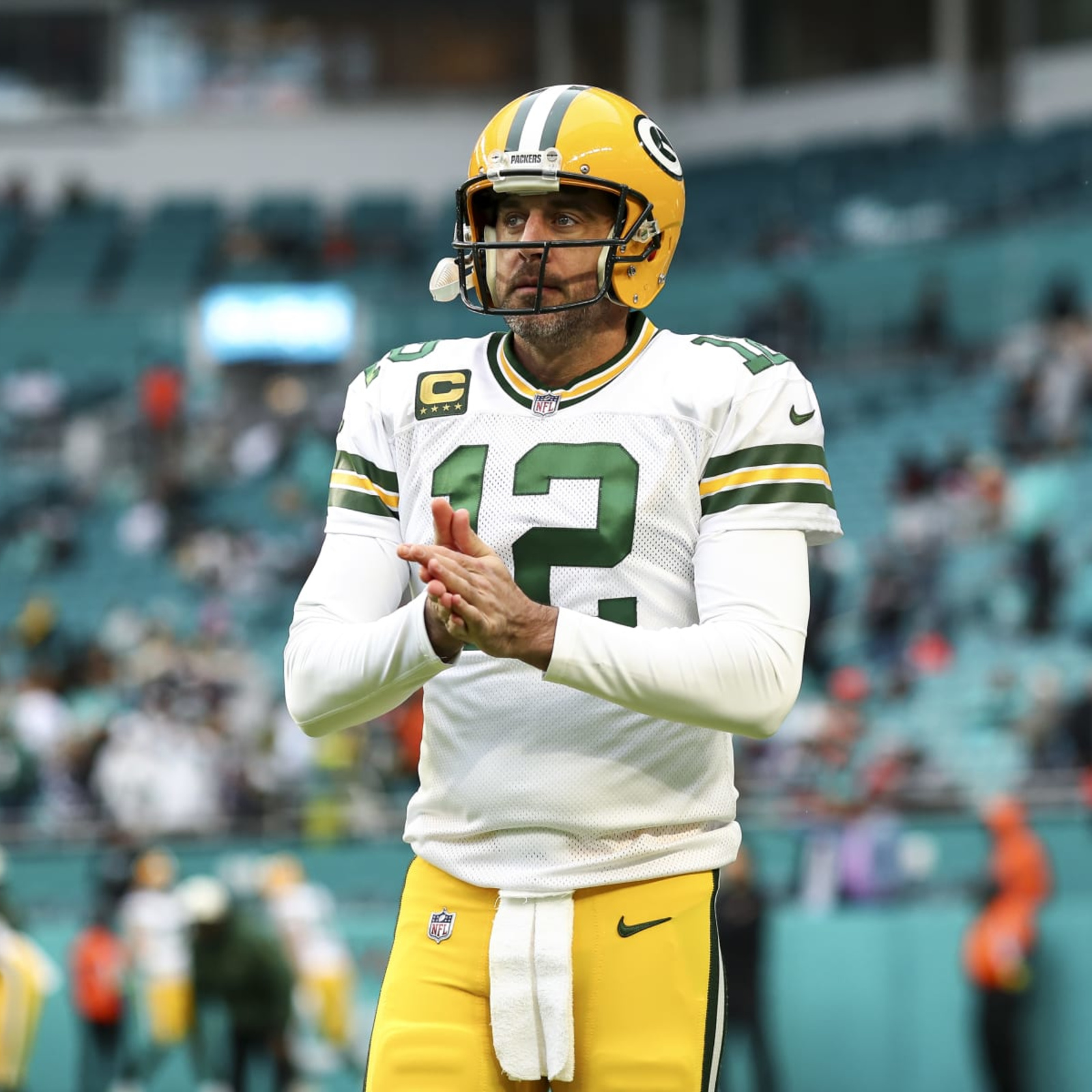 Aaron Rodgers' Packers upset Tua and struggling Dolphins 26-20, NFL