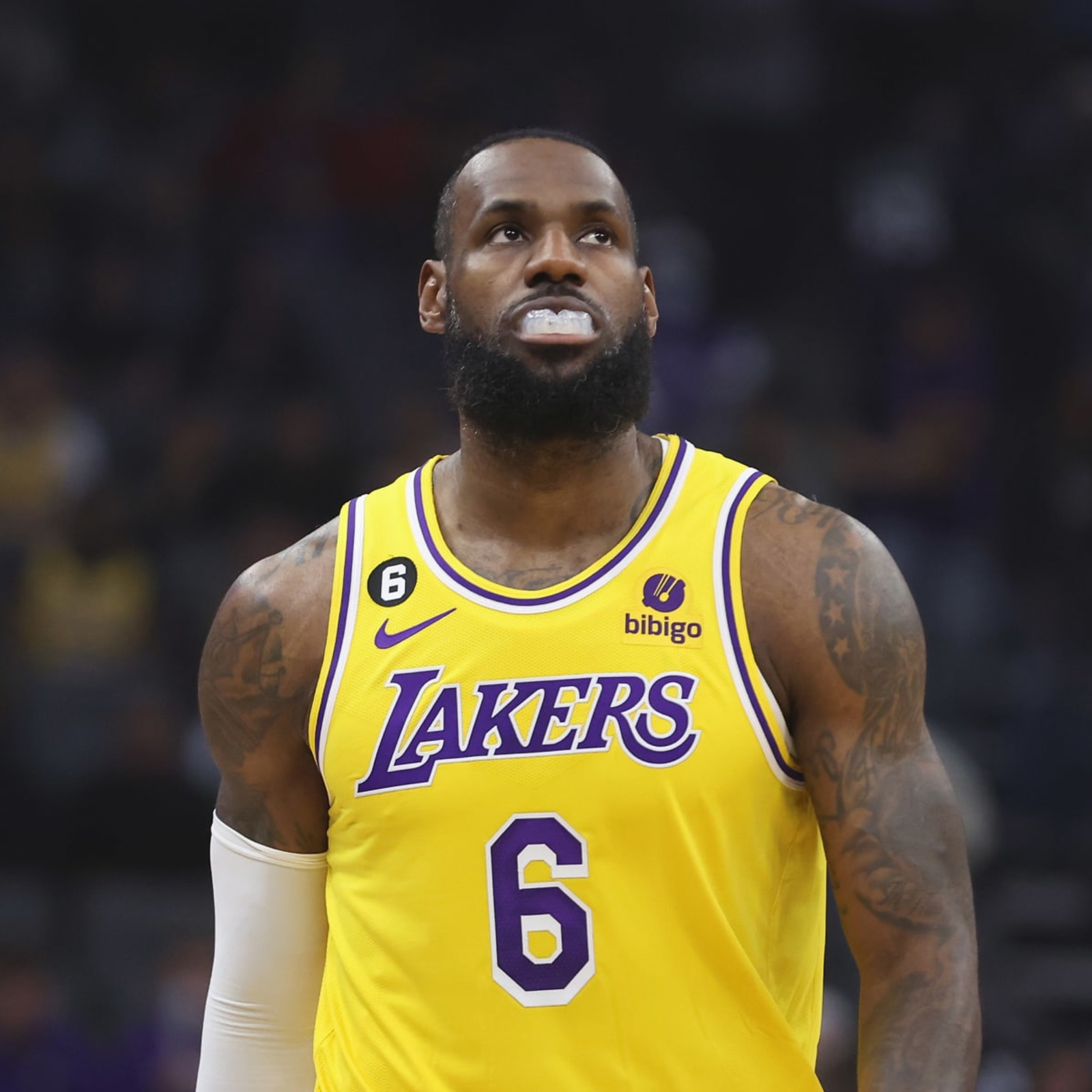 Lakers Rumors: LA Will 'Aggressively' Try to Trade into 2nd Round