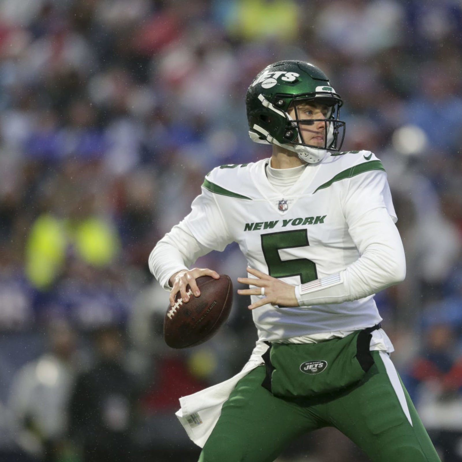 New York Jets quarterback Mike White (5) passes against the Seattle Seahawks  during an NFL football game, Sunday, Jan. 1, 2023, in Seattle. (AP  Photo/Ted S. Warren Stock Photo - Alamy