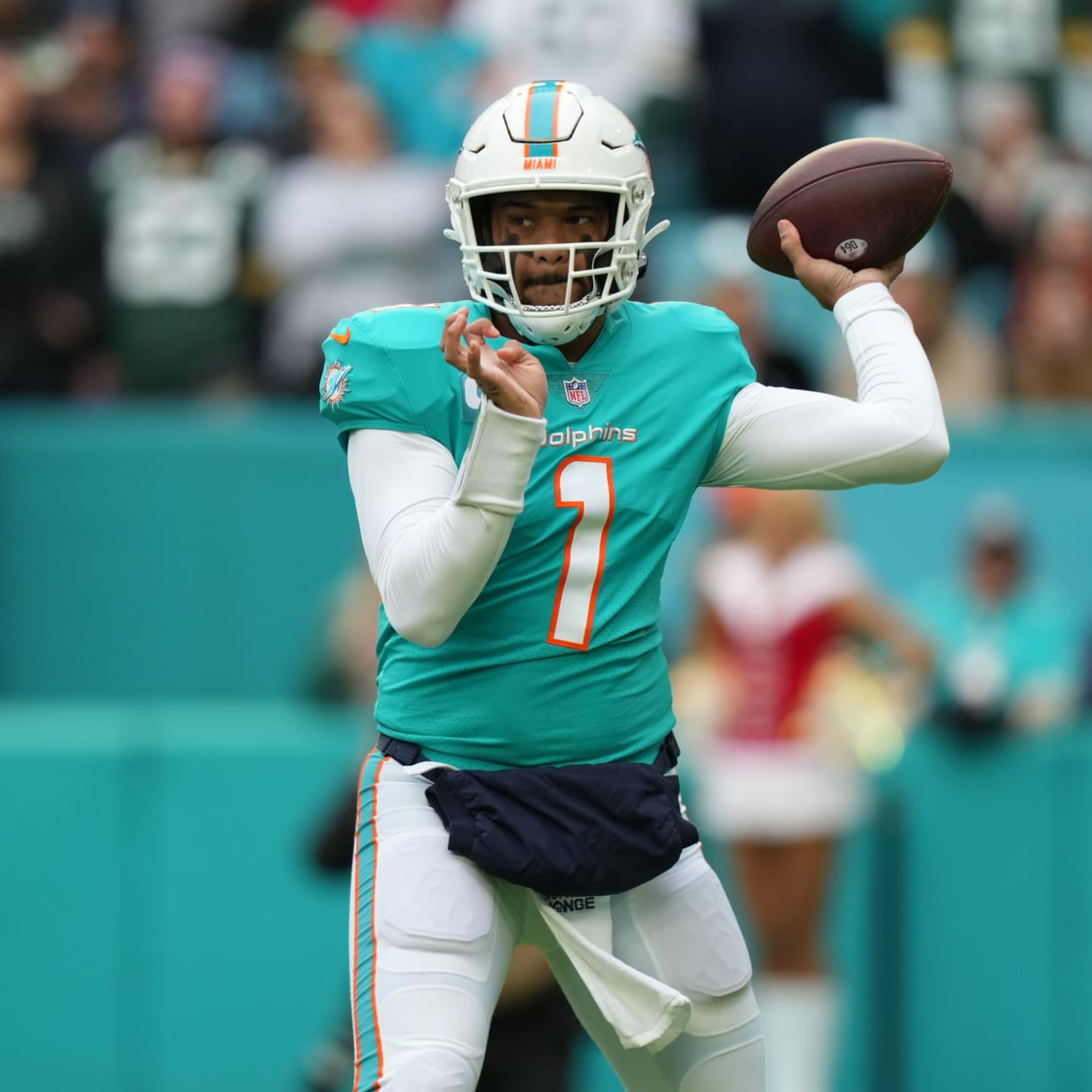 McDaniel provides updates on Tua, Bridgewater, Mostert as Dolphins