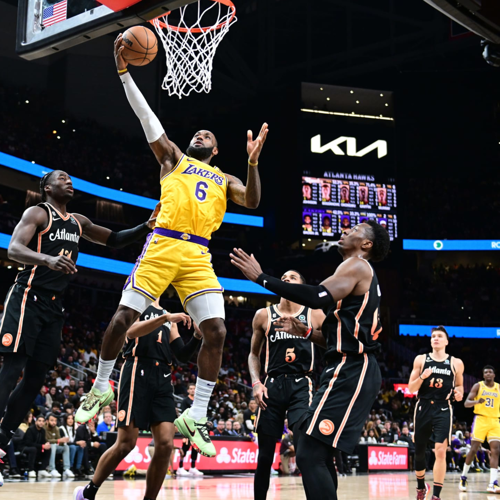 mobil Amerika spøgelse LeBron James' 'Masterful' Dominance Has NBA Twitter Hyped as Lakers Beat  Hawks | News, Scores, Highlights, Stats, and Rumors | Bleacher Report