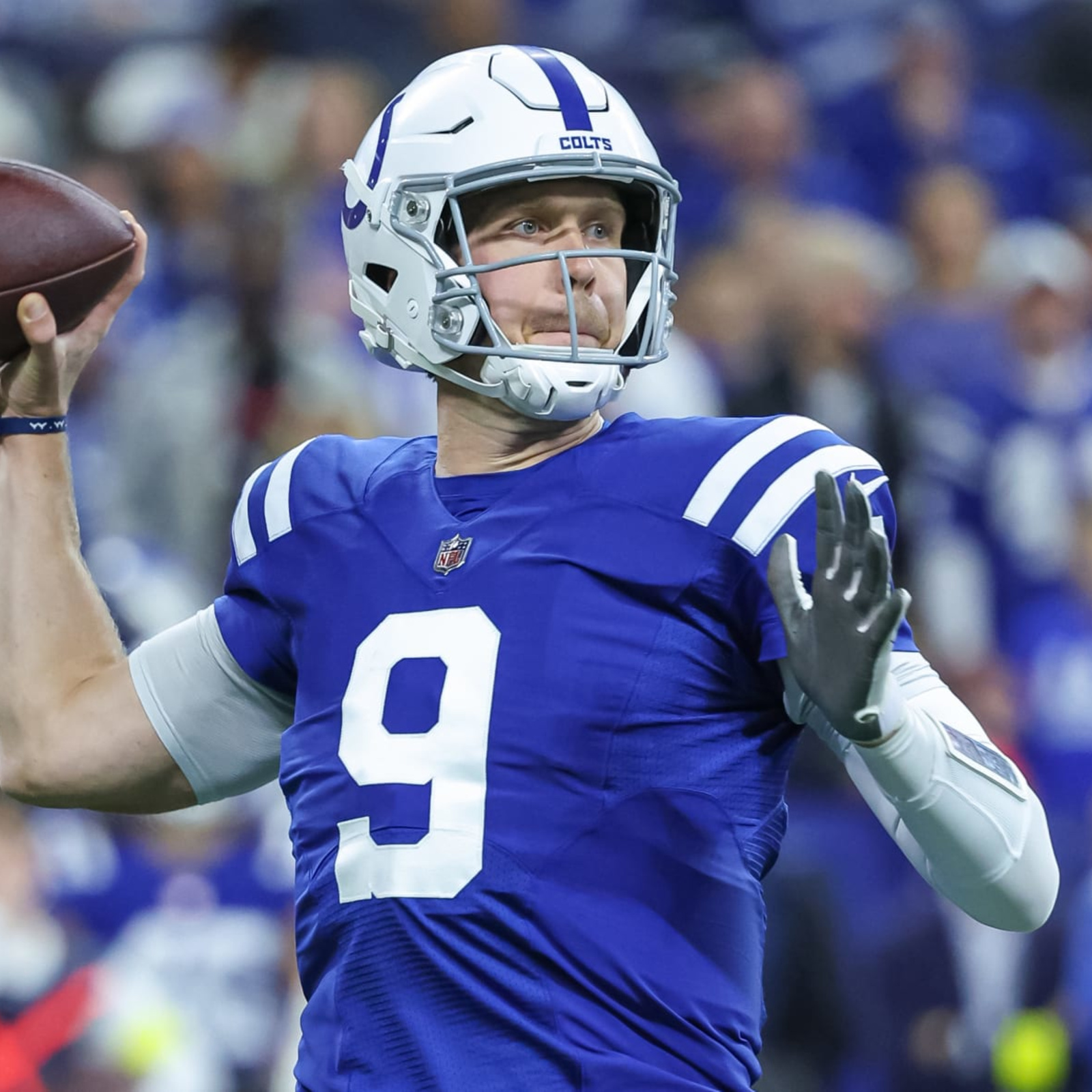 Colts' Foles carted off vs. Giants after Thibodeaux sack – WJET