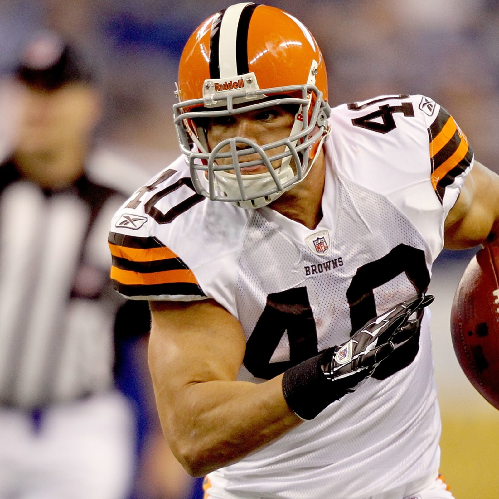 Injured Cleveland Browns running back Peyton Hillis (sock hat) watches from  the sidelines in the second quarter of an NFL football game against the St.  Louis Rams Sunday, Nov. 13, 2011, in