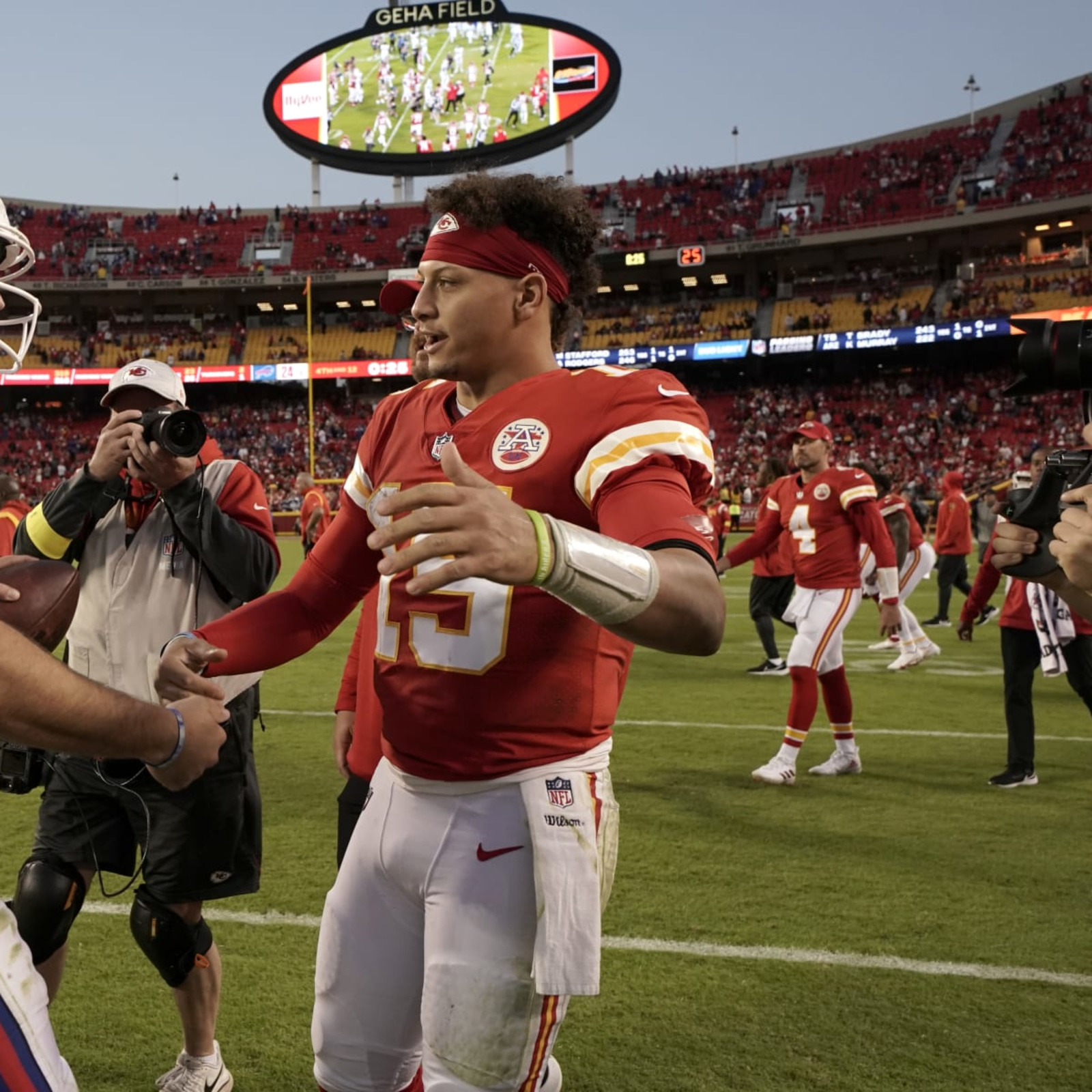 Kansas City claim AFC's No. 1 seed with a 31-13 win vs. Las Vegas as  Patrick Mahomes and co. star