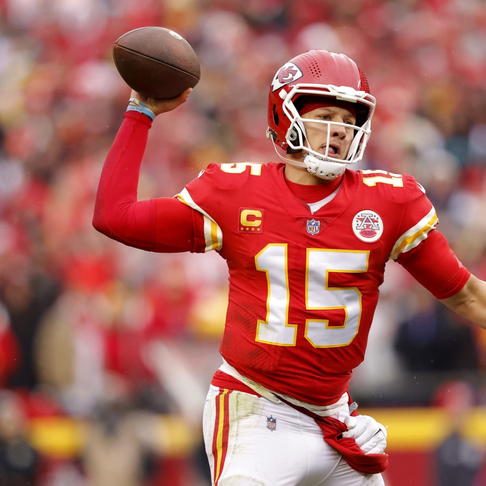 Patrick Mahomes injury: Chiefs' QB plays through ankle issue in