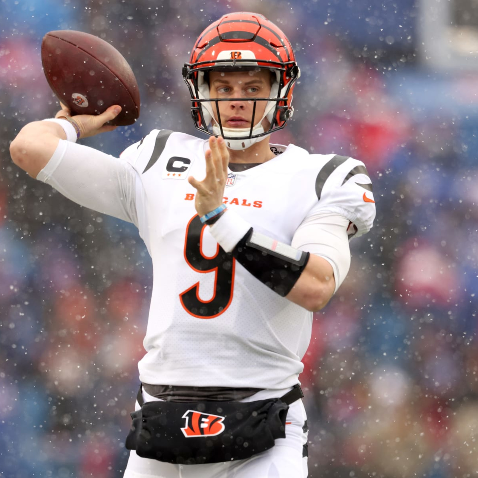 Look: Joe Burrow and Cincinnati Bengals Arrive for Road Matchup