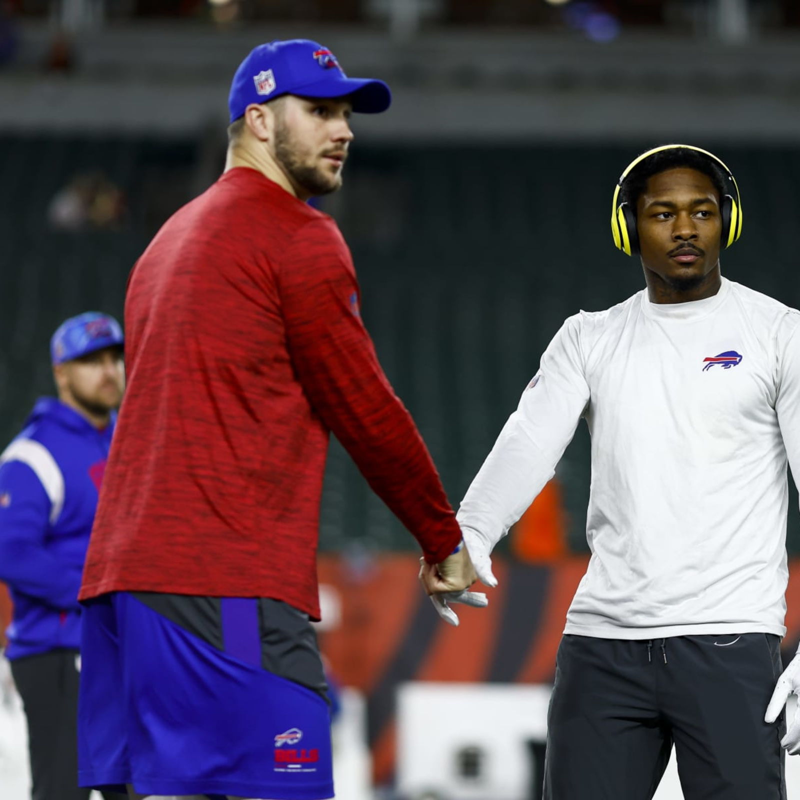 Watch: Stefon Diggs chirps at Josh Allen on sidelines of Bills' blowout  playoff loss to Bengals 