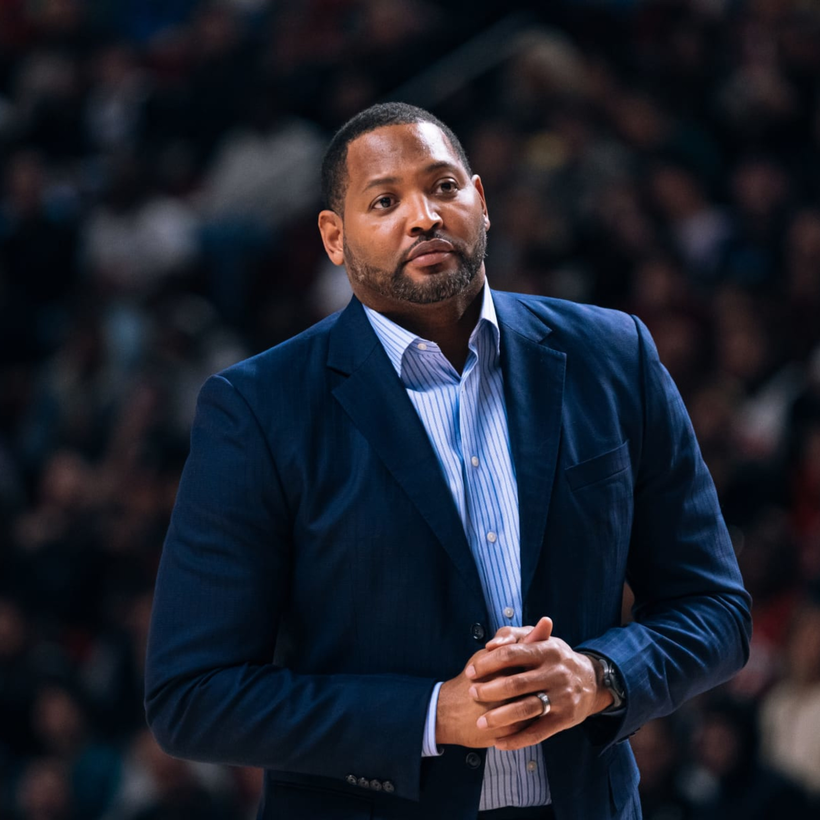 Robert Horry ejected from HS basketball game after heckling refs