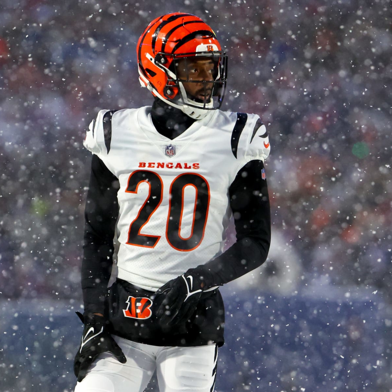 Reports: Former Bengals CB Eli Apple signs 1-year deal with Dolphins