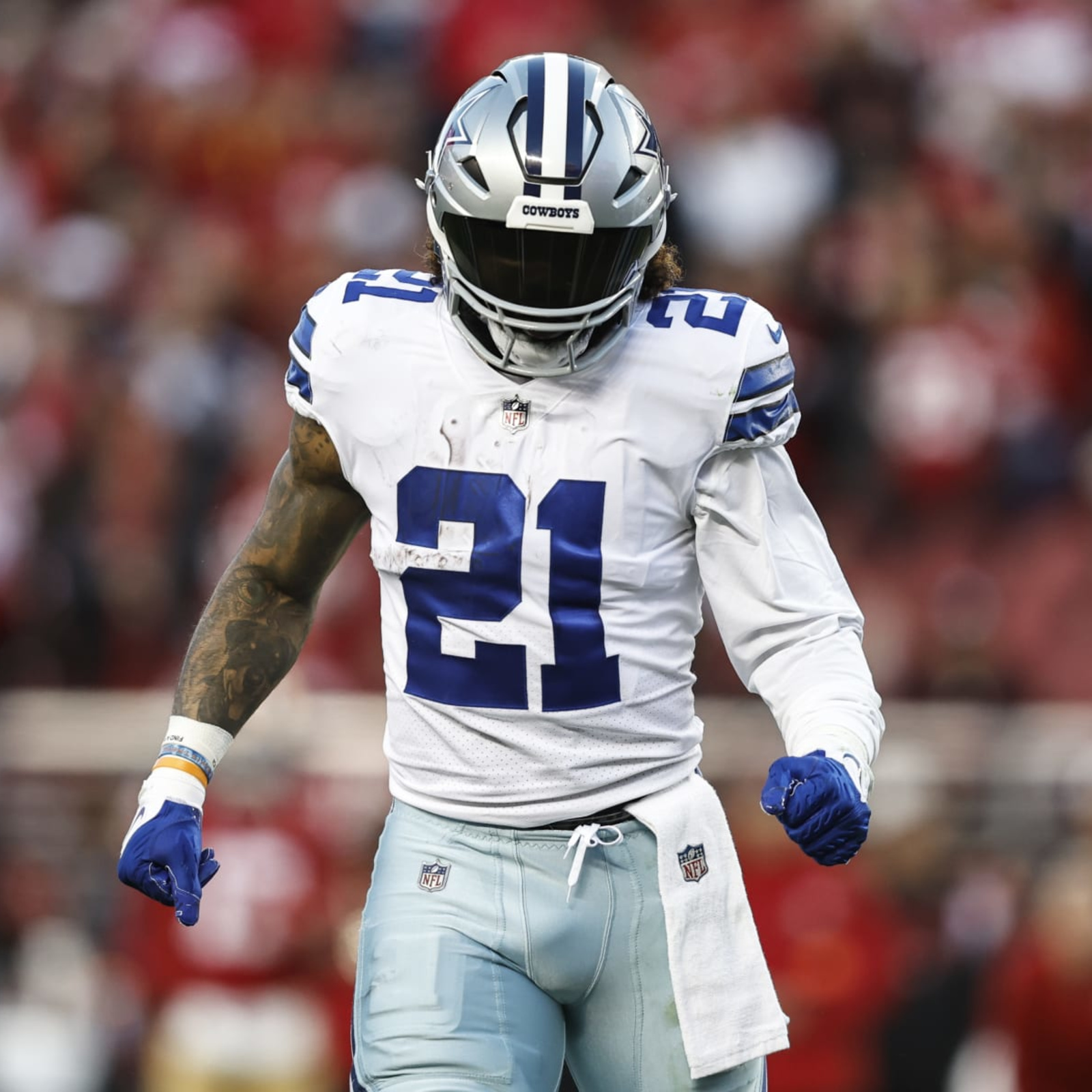 Dallas Cowboys rookie Ezekiel Elliott creating a marketing buzz