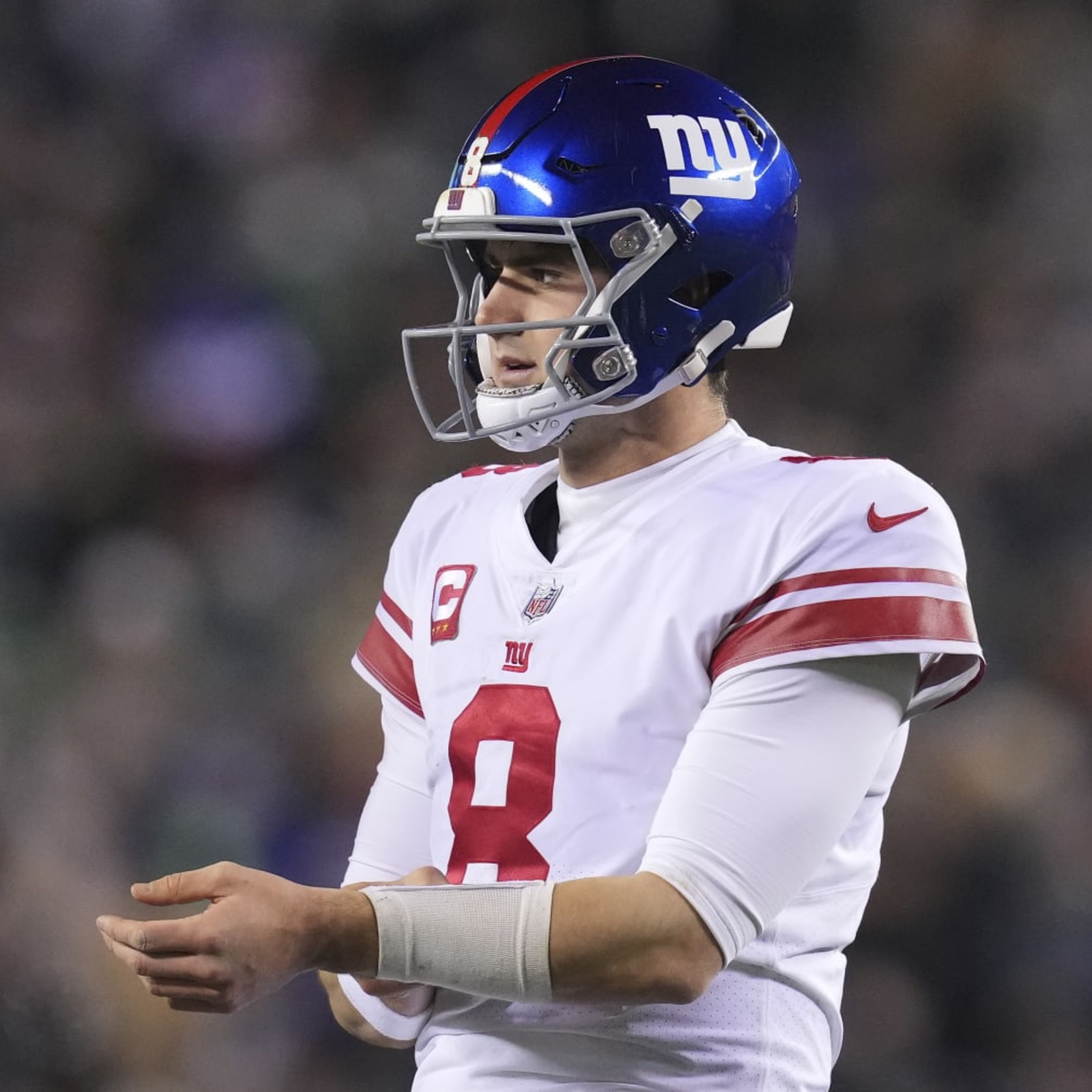 Friday's NFL: Giants QB Daniel Jones plays like $40 million man