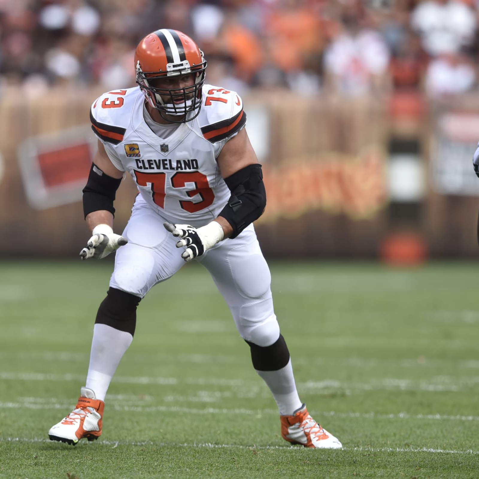 Joe Thomas, Ronde Barber Headline 2023 NFL Hall of Fame Inductees