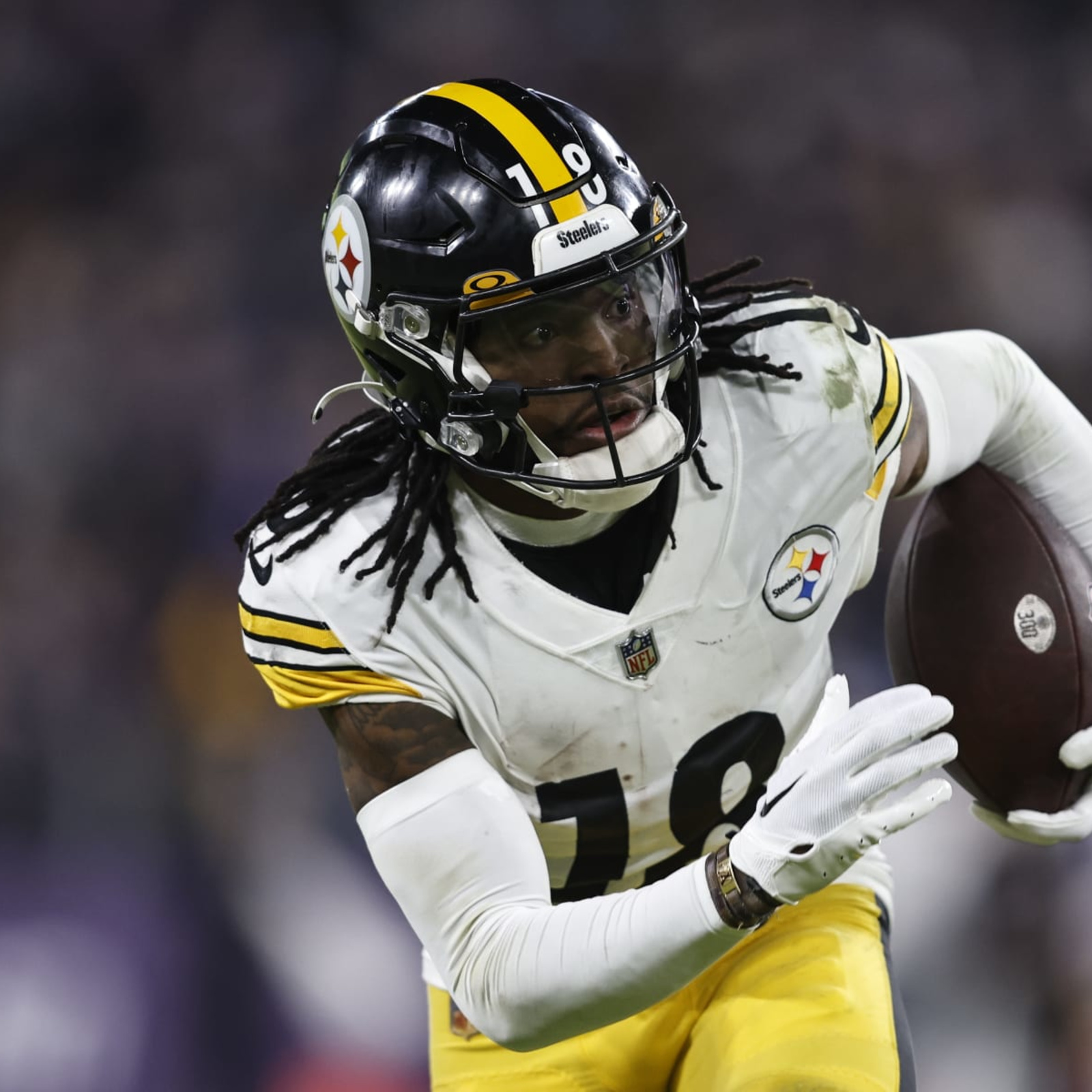 Dunlap: Steelers Won't Bench Diontae Johnson