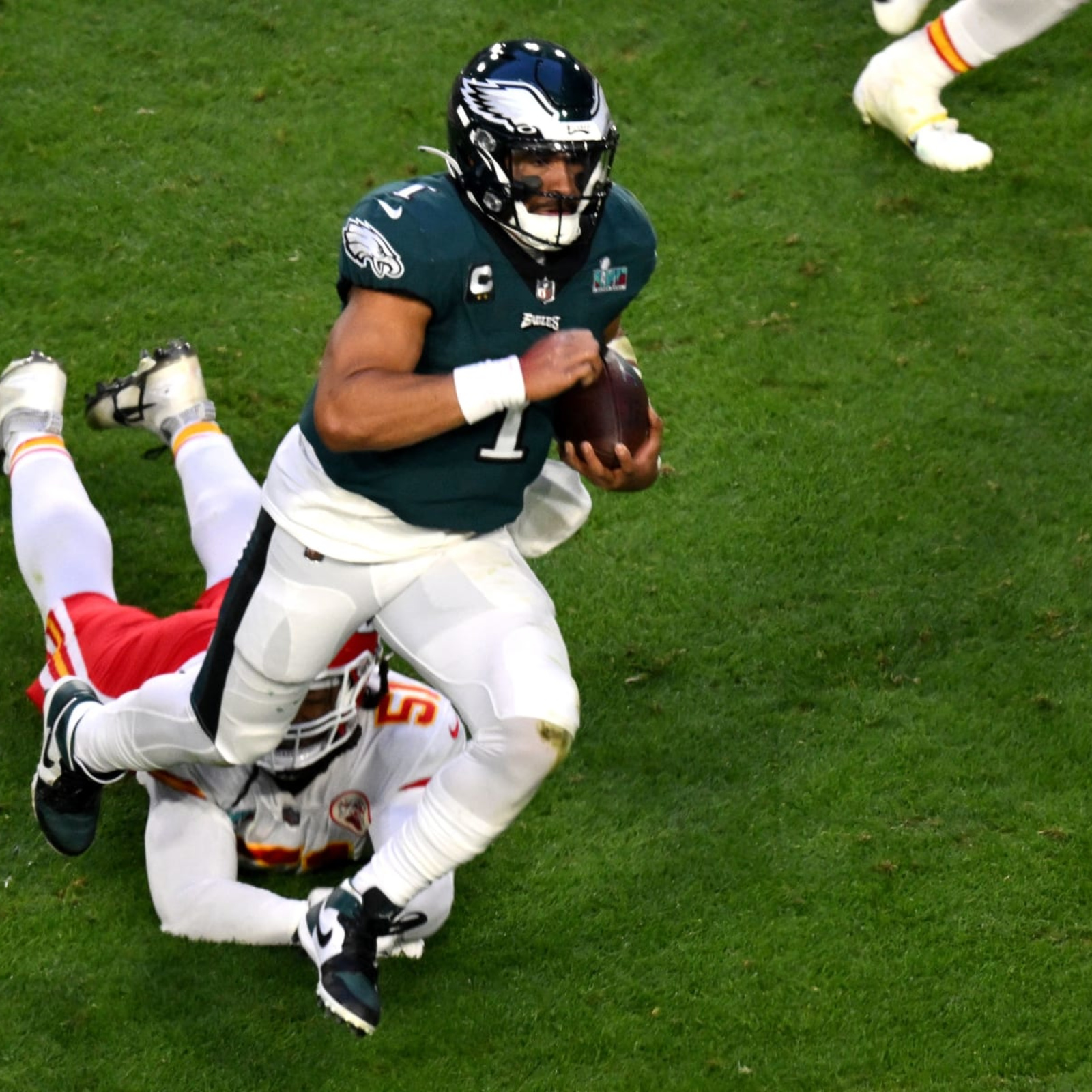 Philadelphia Eagles Lead 24-14 at Halftime