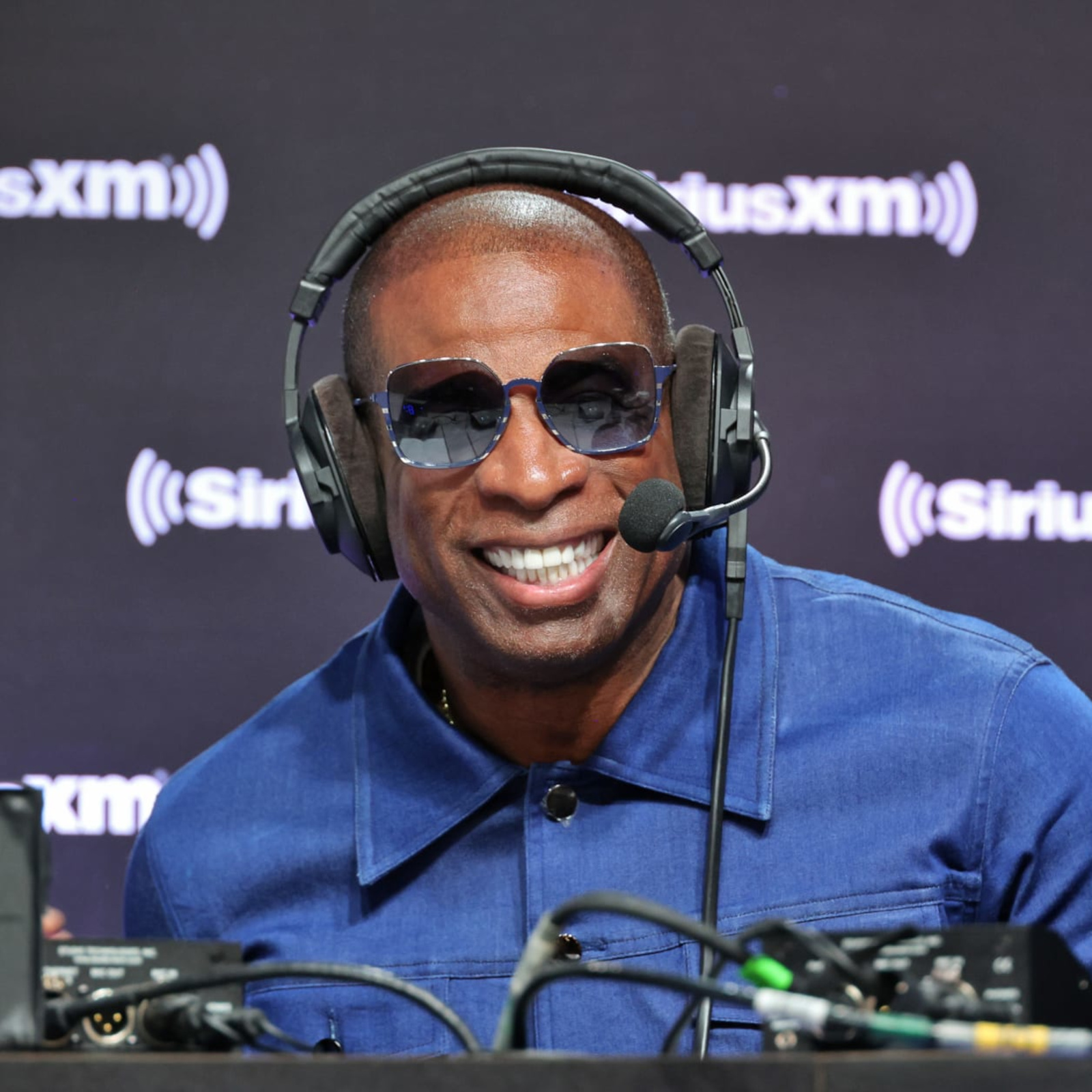 Deion Sanders picks who's the GOAT between Joe Montana and Tom Brady