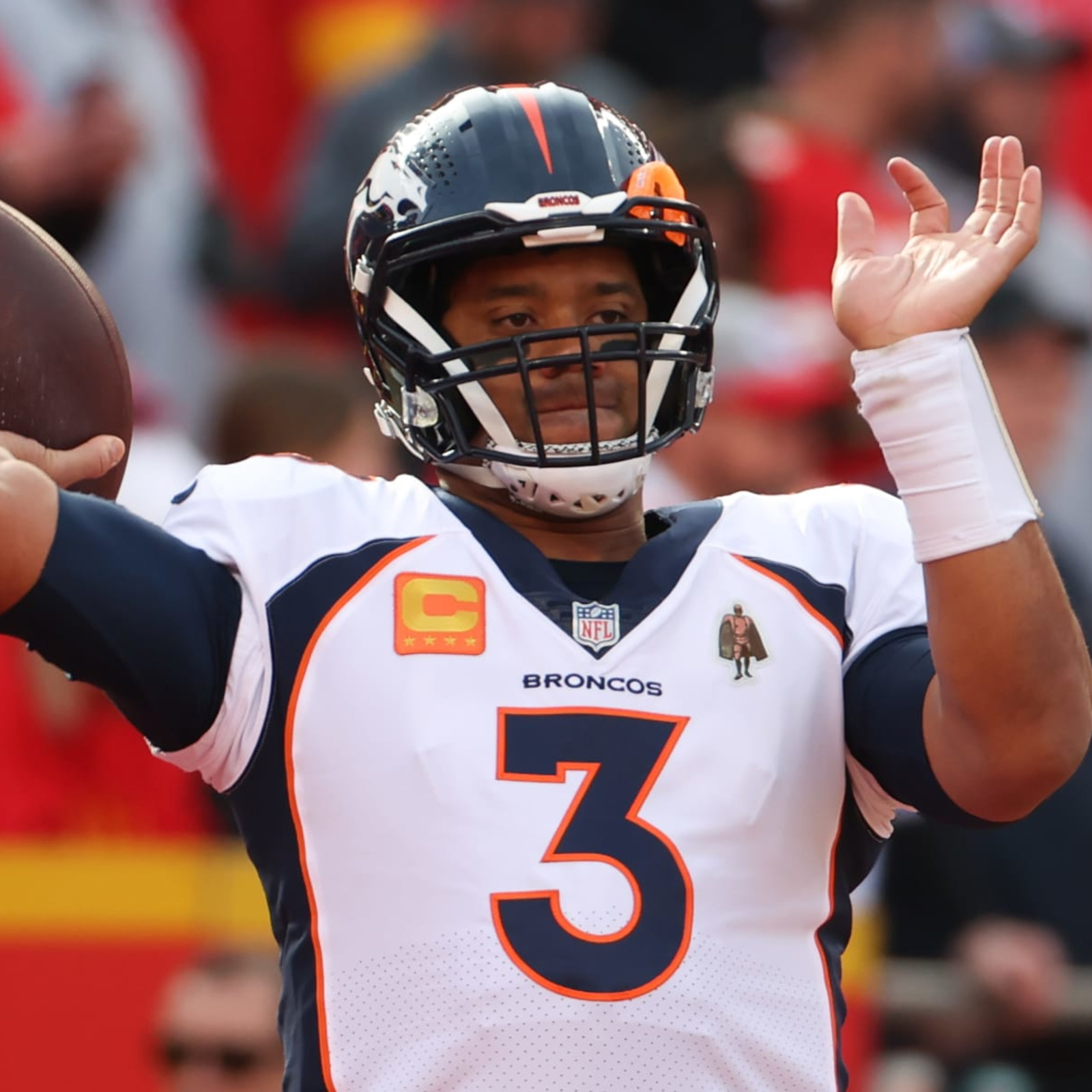 Hall of Fame QB offers his opinion on if the Broncos' offense is