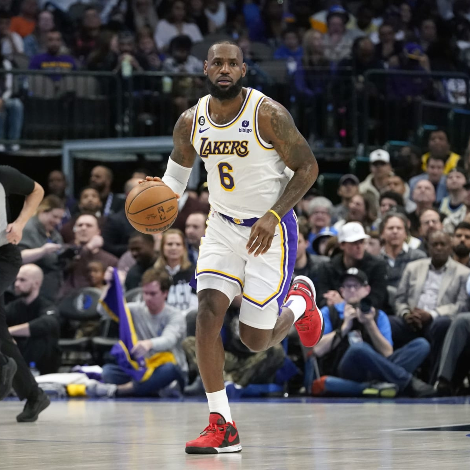 Lakers' LeBron James Unveils Nike LeBron 21 Sneaker in Instagram Photo, News, Scores, Highlights, Stats, and Rumors