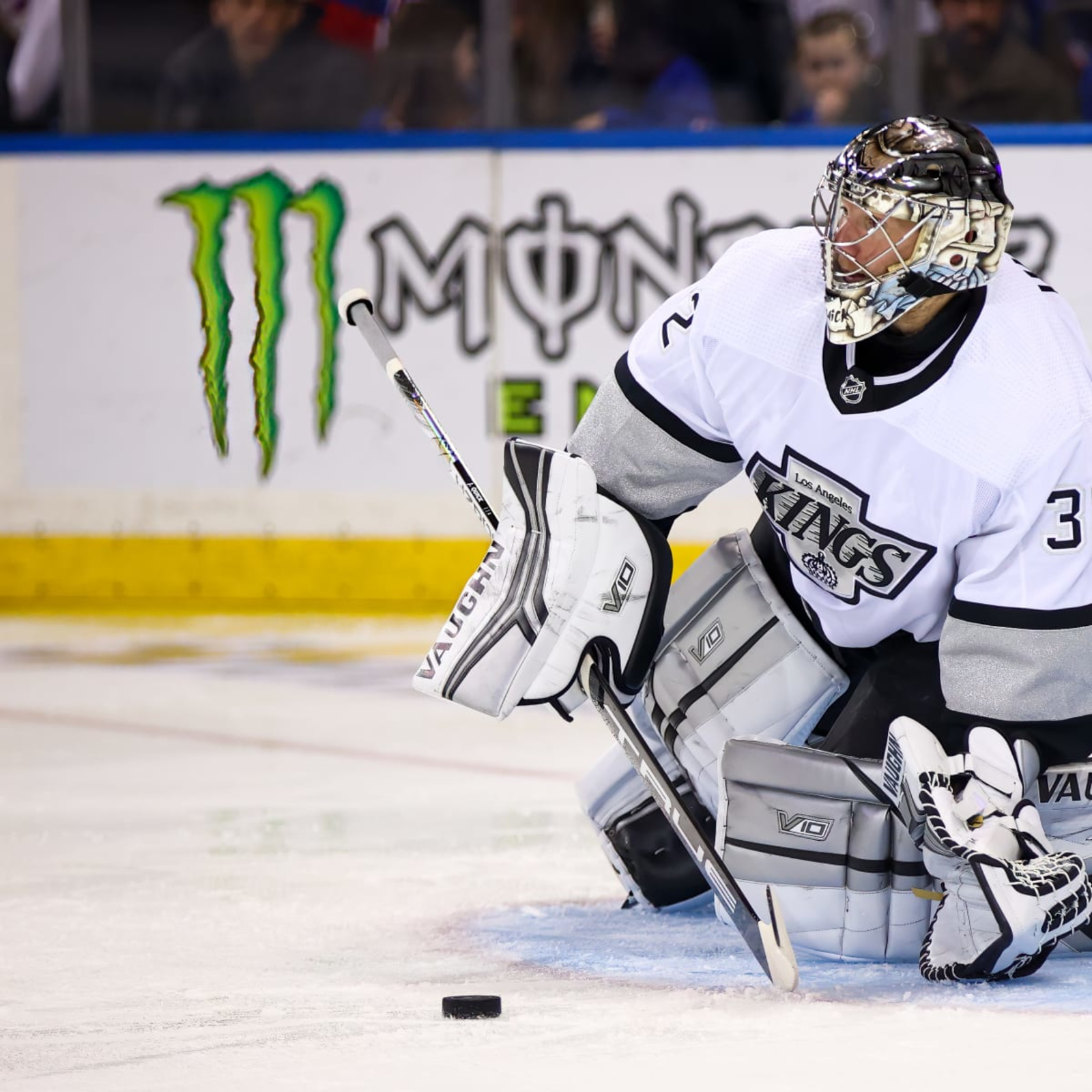 Jonathan Quick moves to second all-time for most wins by a U.S. born  goaltender! : r/losangeleskings