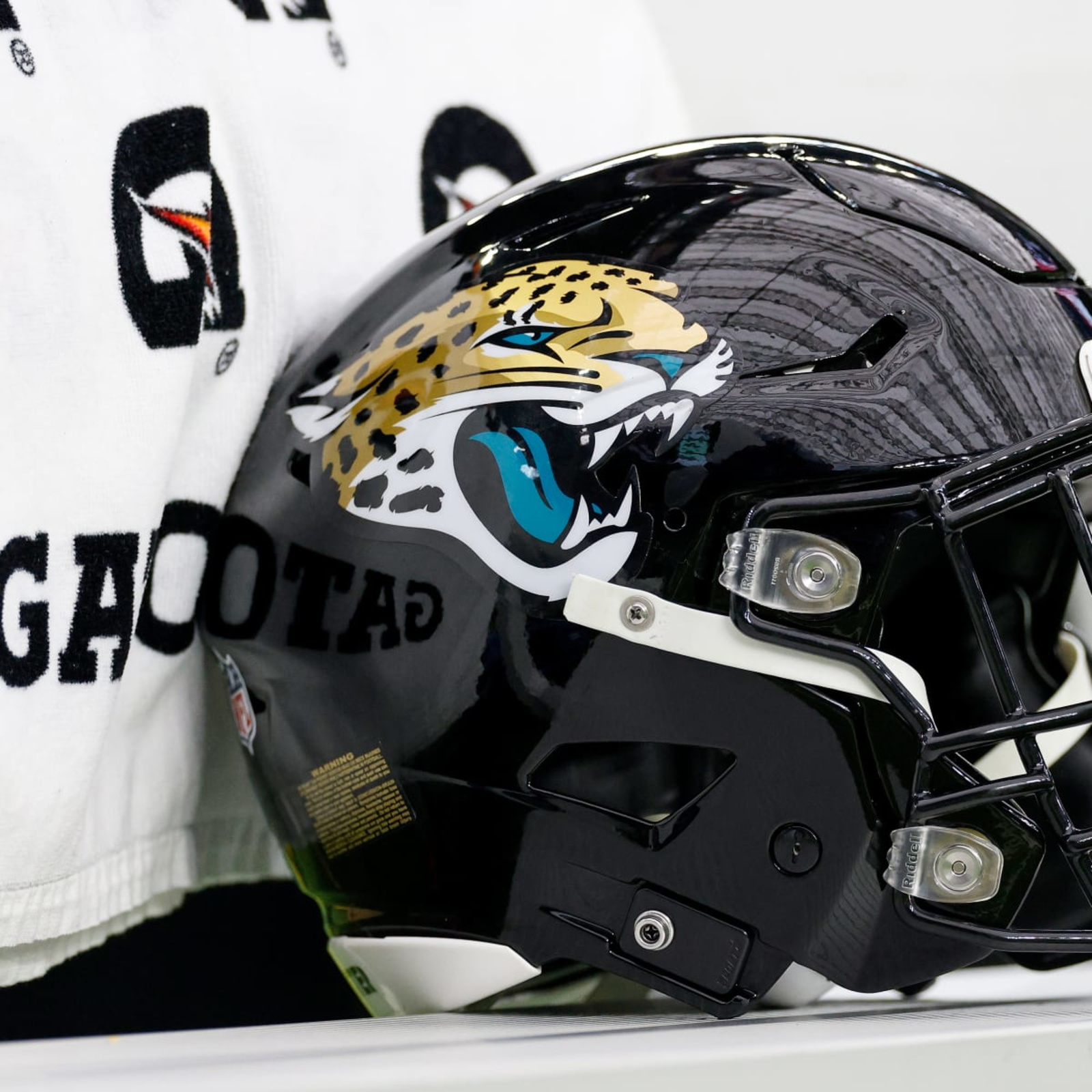 Jaguars players say rats infested locker room during season