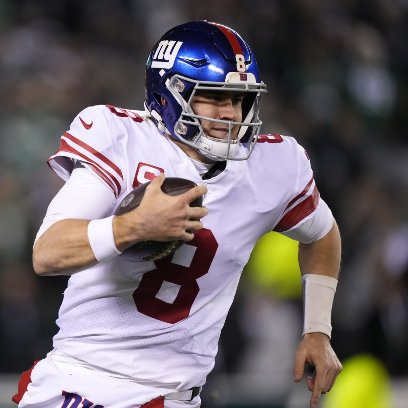 Daniel Jones reported contract demands put Giants in a tough spot