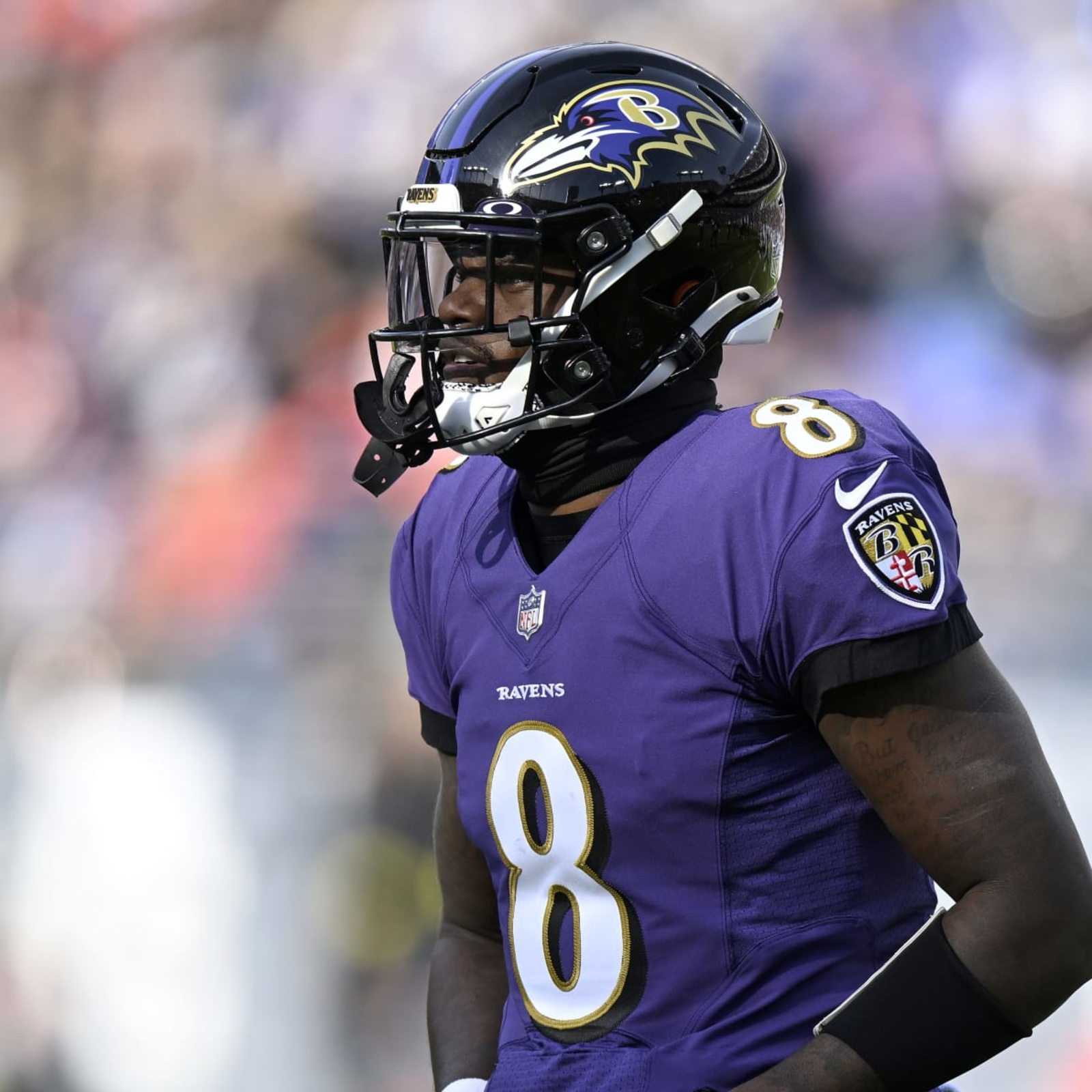 Ravens hope to extend Lamar Jackson by Tuesday, but will consider options 