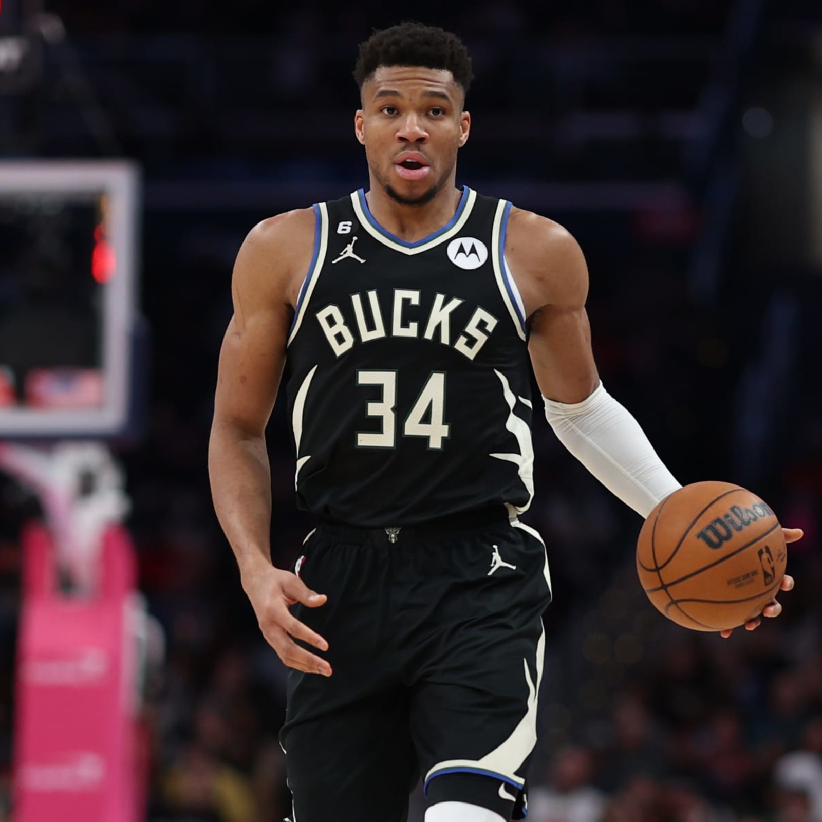 Bucks star Giannis Antetokounmpo's final injury status vs. Bulls