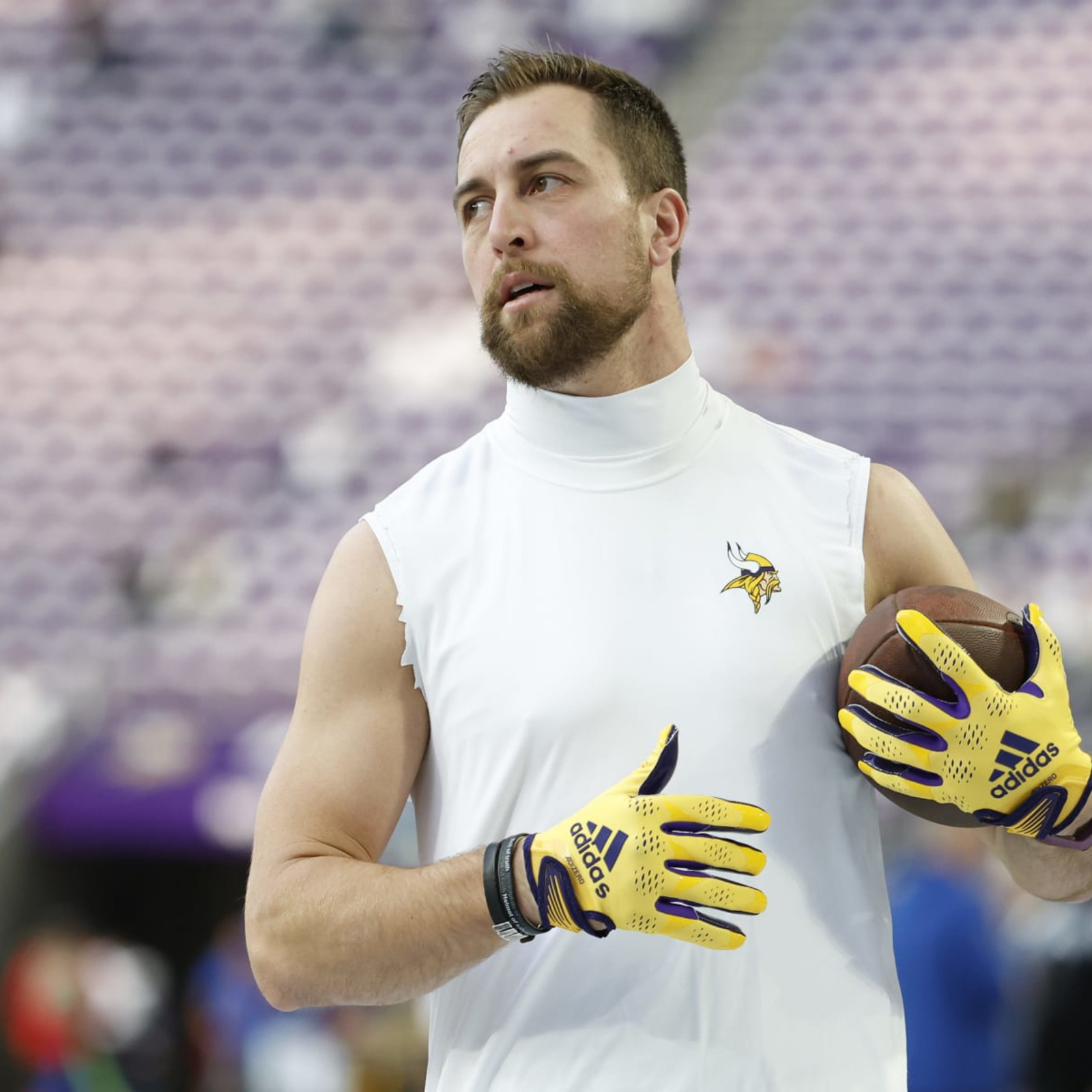 Reports: Adam Thielen restructures contract to create cap space