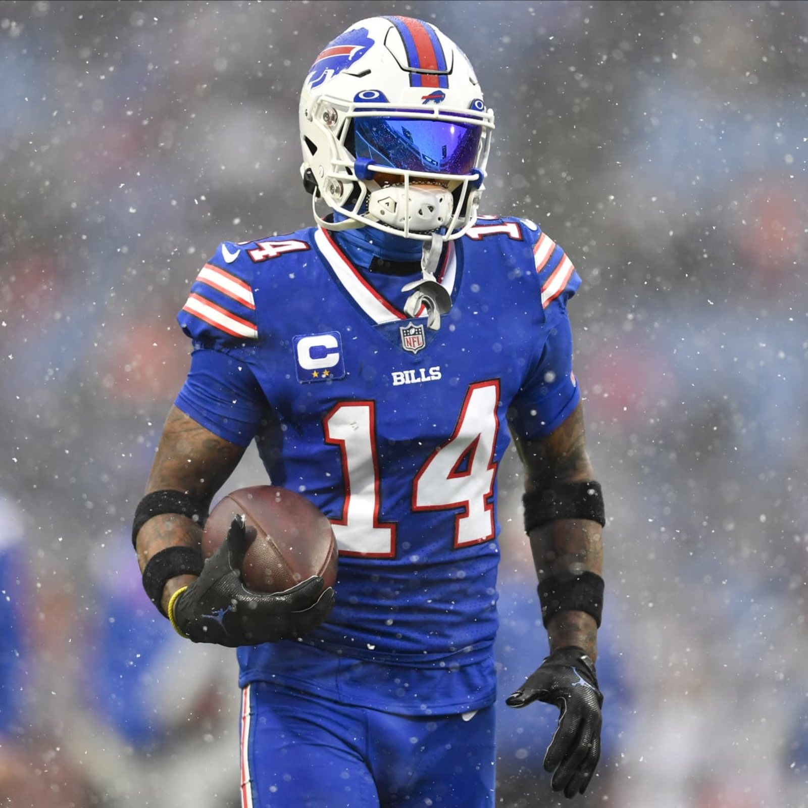 Bills' Stefon Diggs joins list of Buffalo stars restructuring their  contracts, per report 