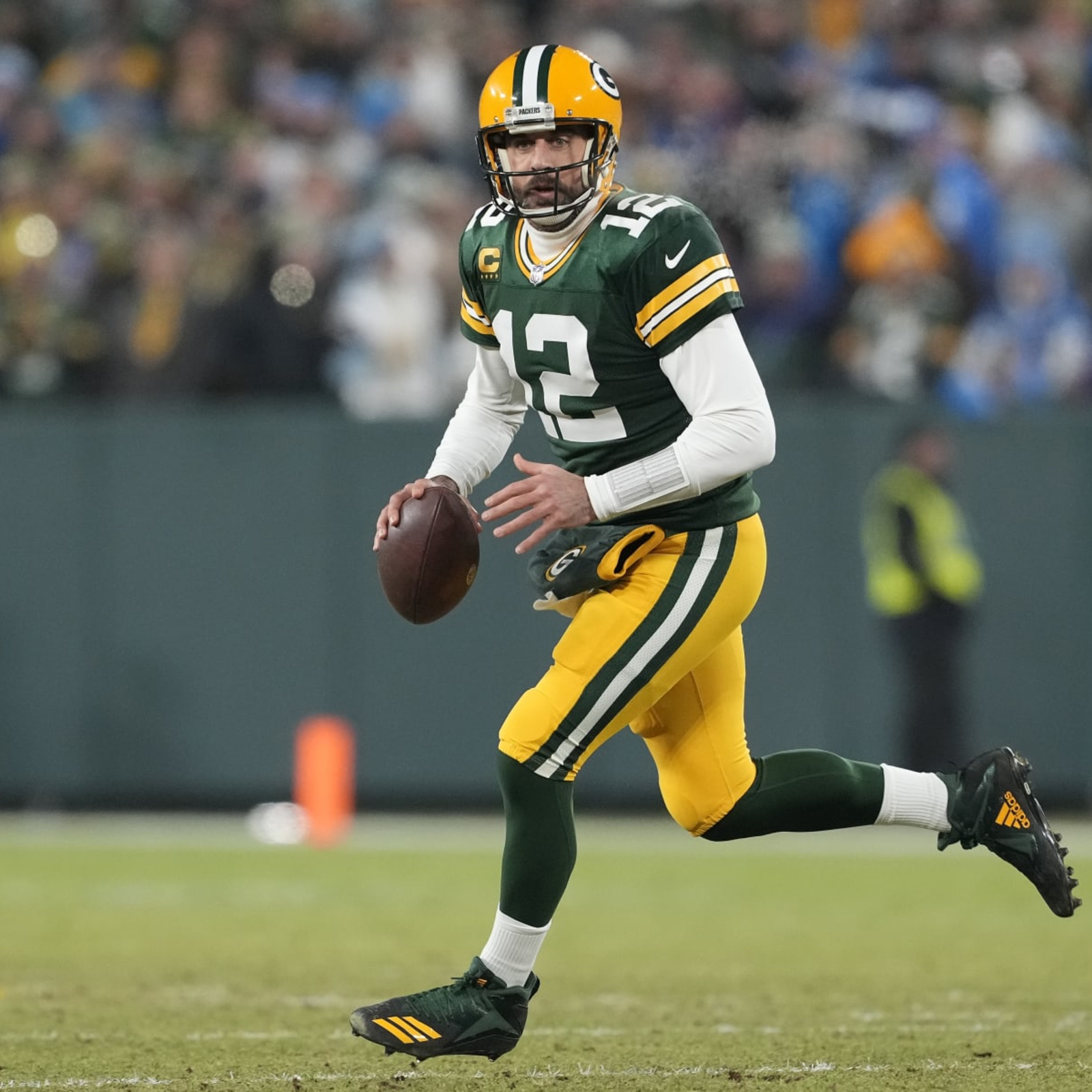 Jets' Aaron Rodgers soars to top of NFL's list of highest-selling