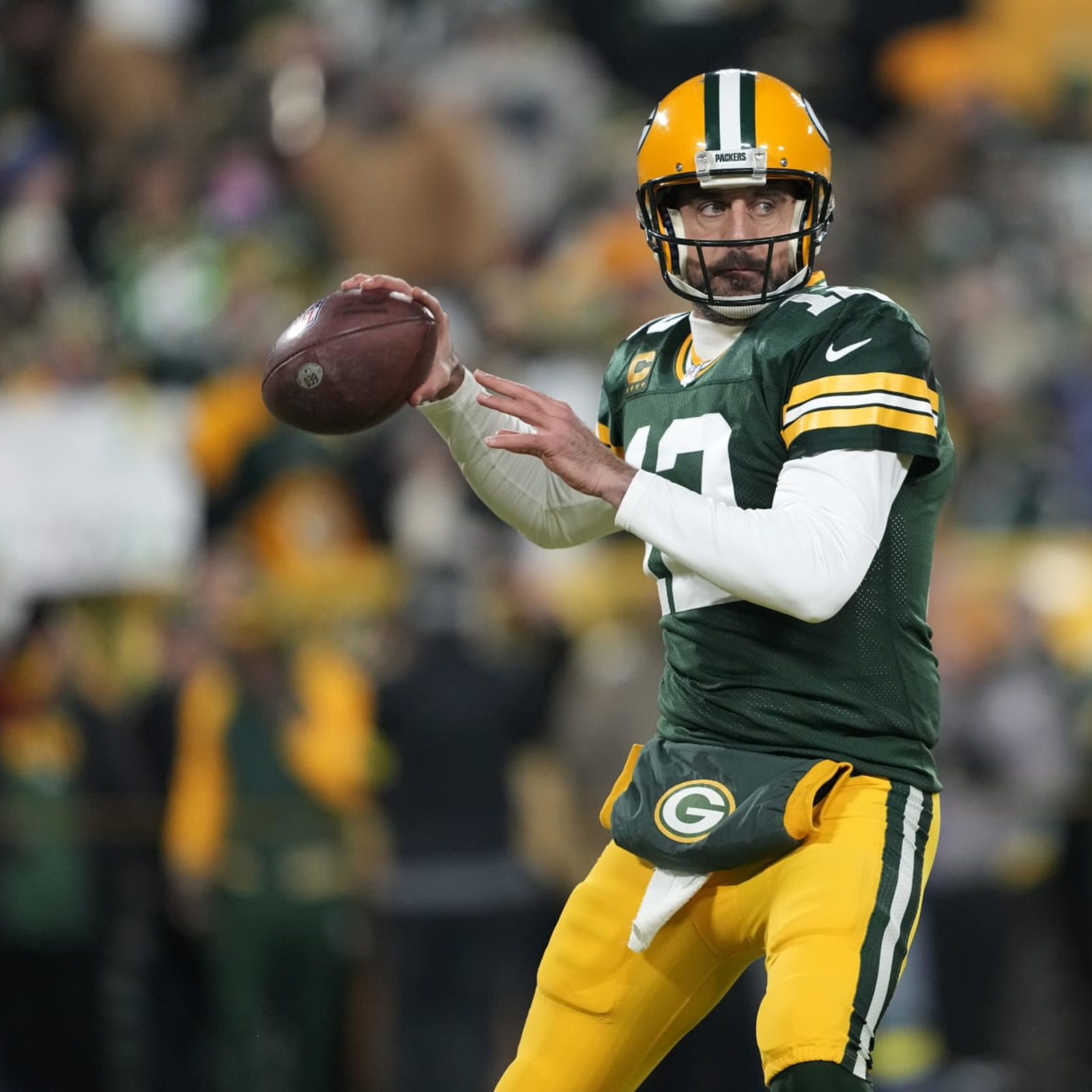 Aaron Rodgers charges against Adam Schefter and warns Dianna