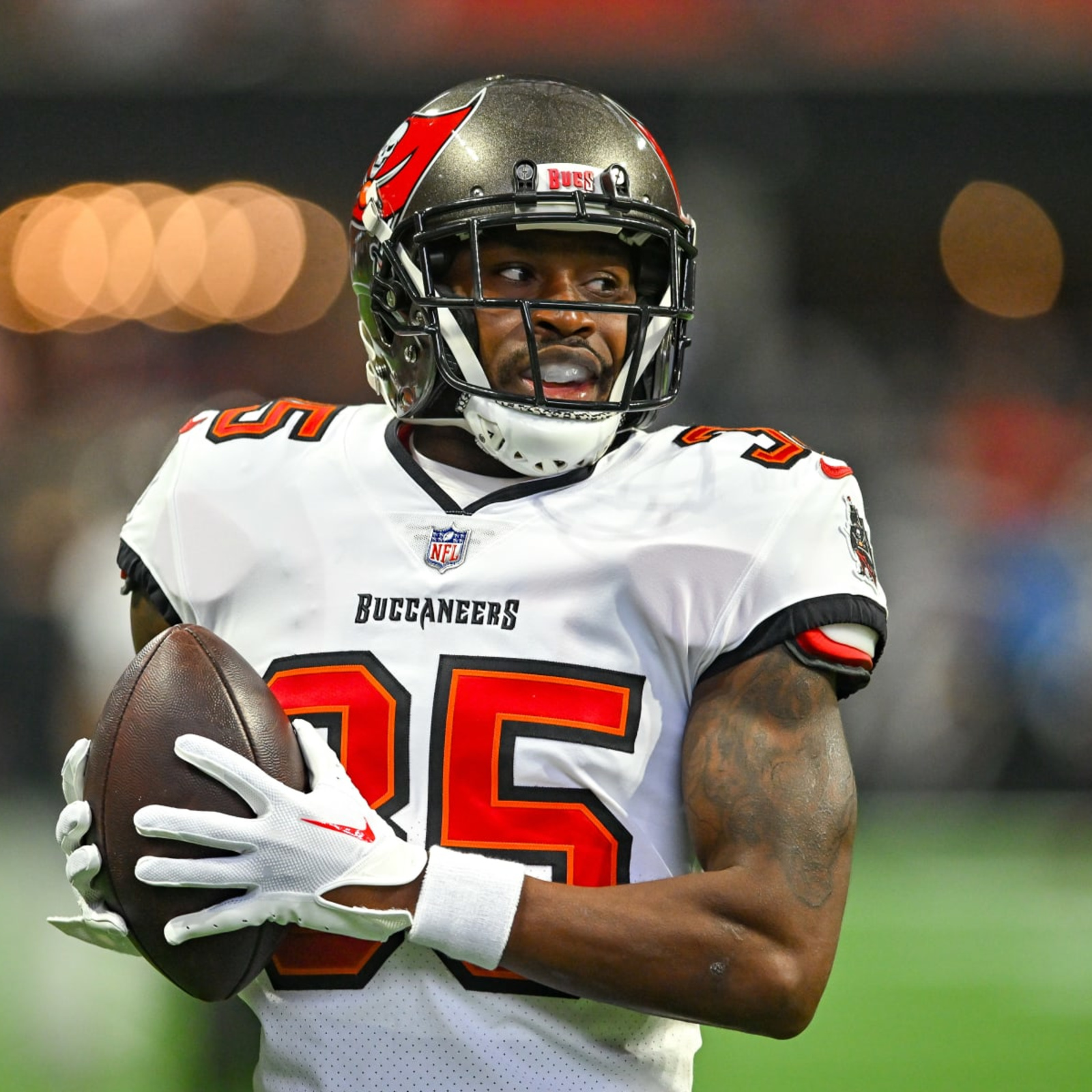 NFL news: Bucs re-sign S Logan Ryan