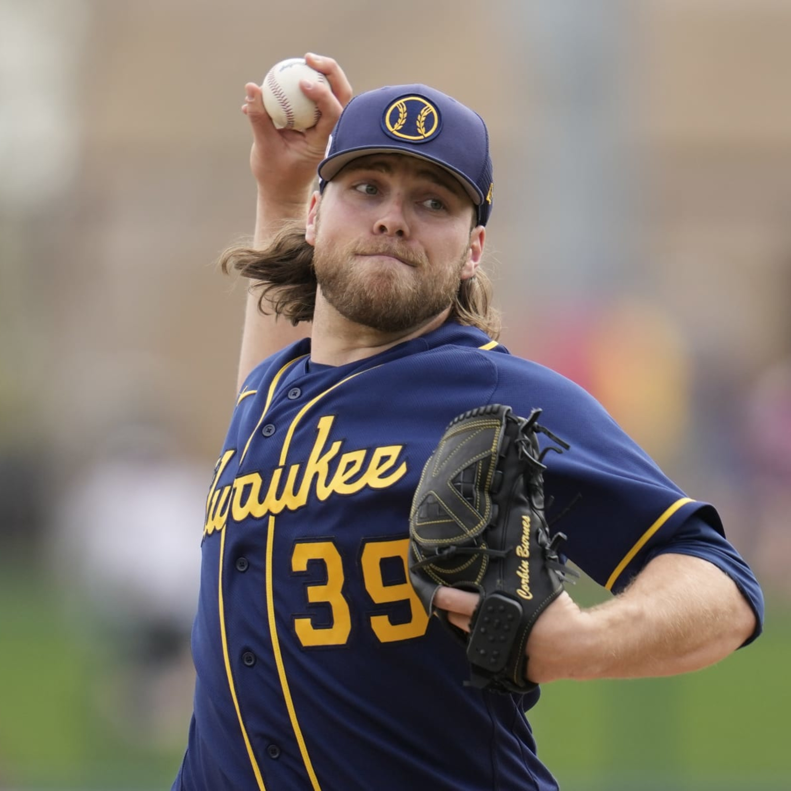 Brewers add former All-Star to Corbin Burnes-led rotation