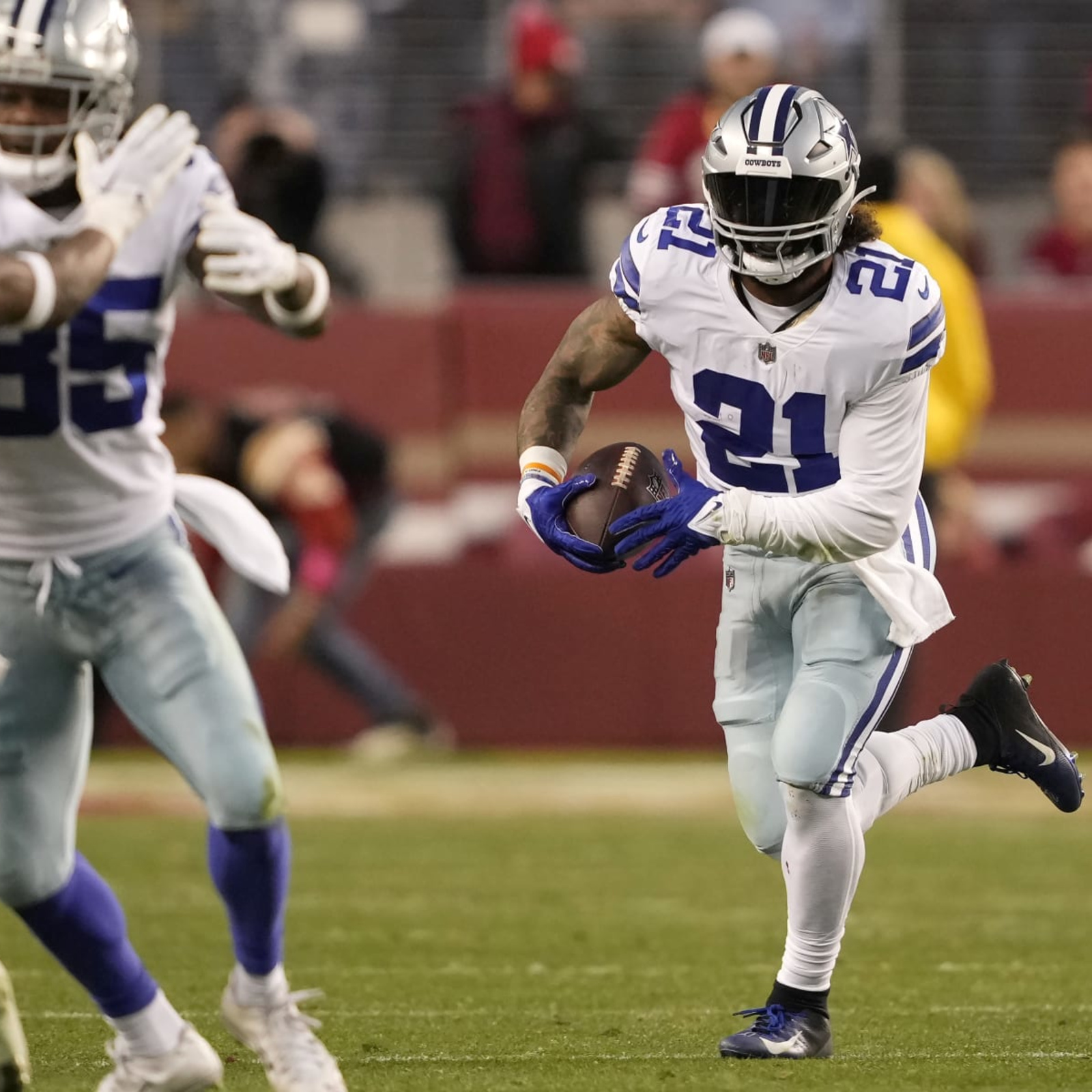 Report: Ezekiel Elliott would take pay cut to remain with Dallas Cowboys