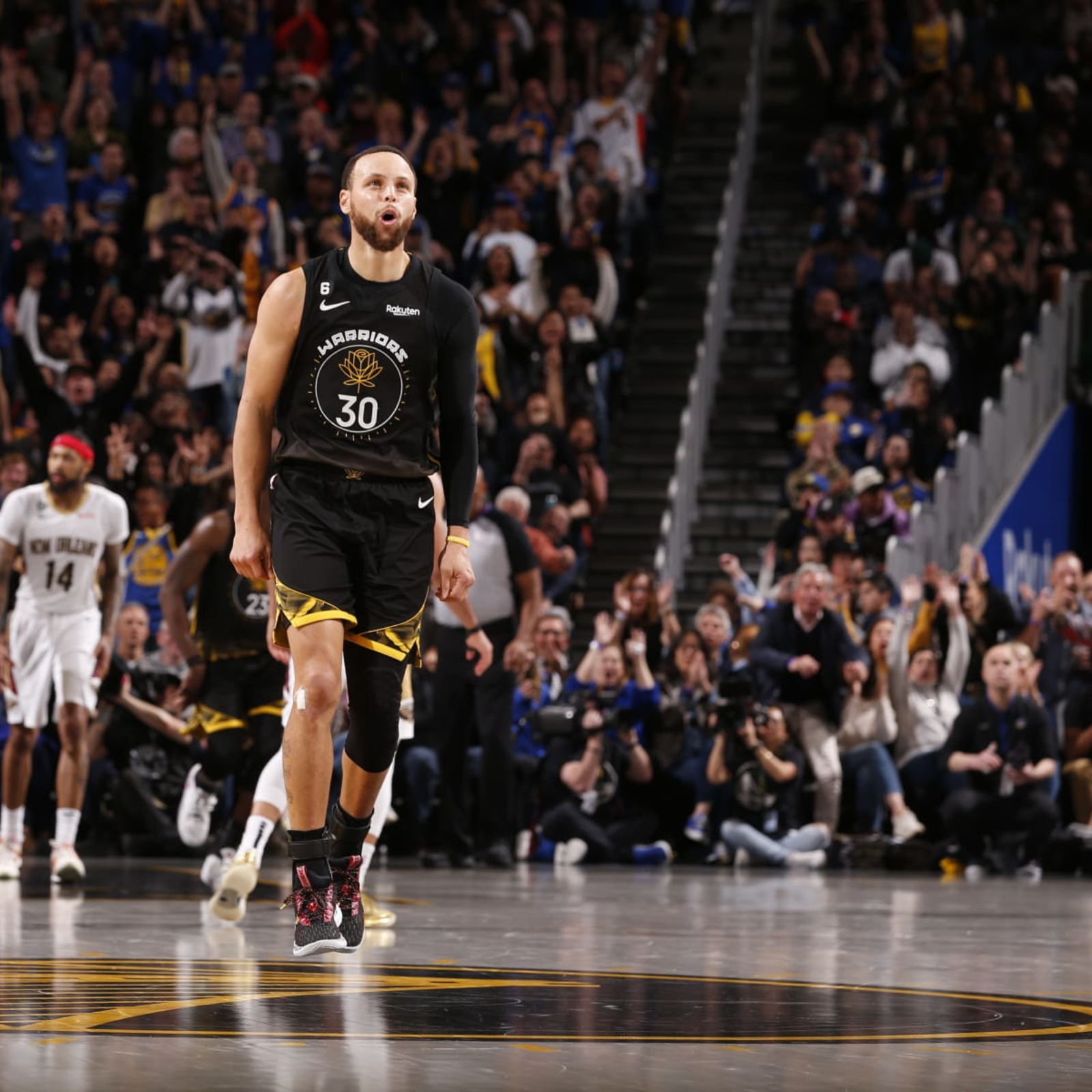 Nick DePaula on X: Stephen Curry pulled up to Game 4 tonight in a