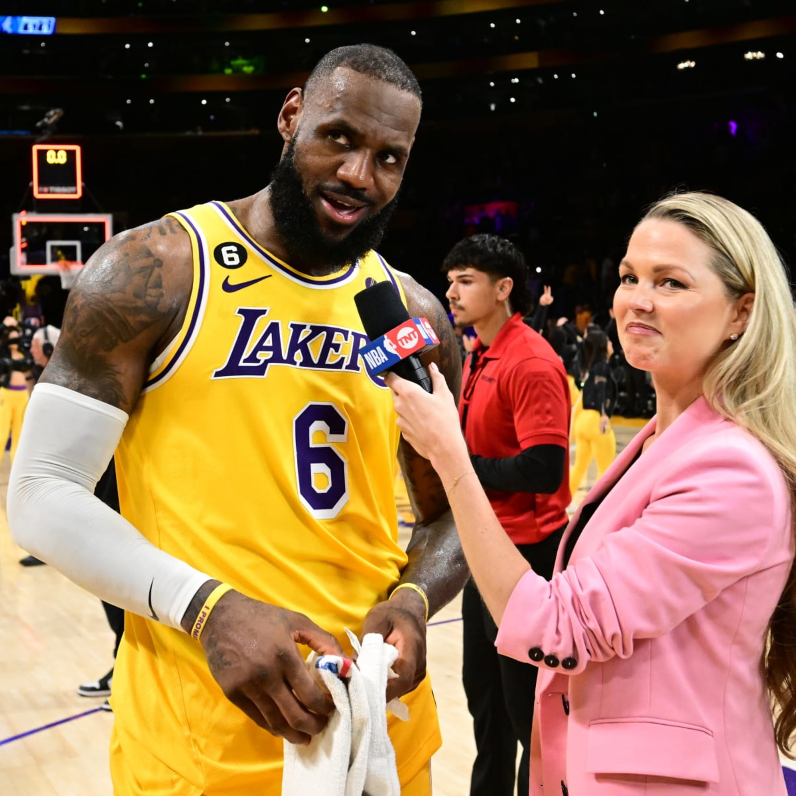 Lakers' LeBron James revealed Cowboys, Seahawks offered him contracts