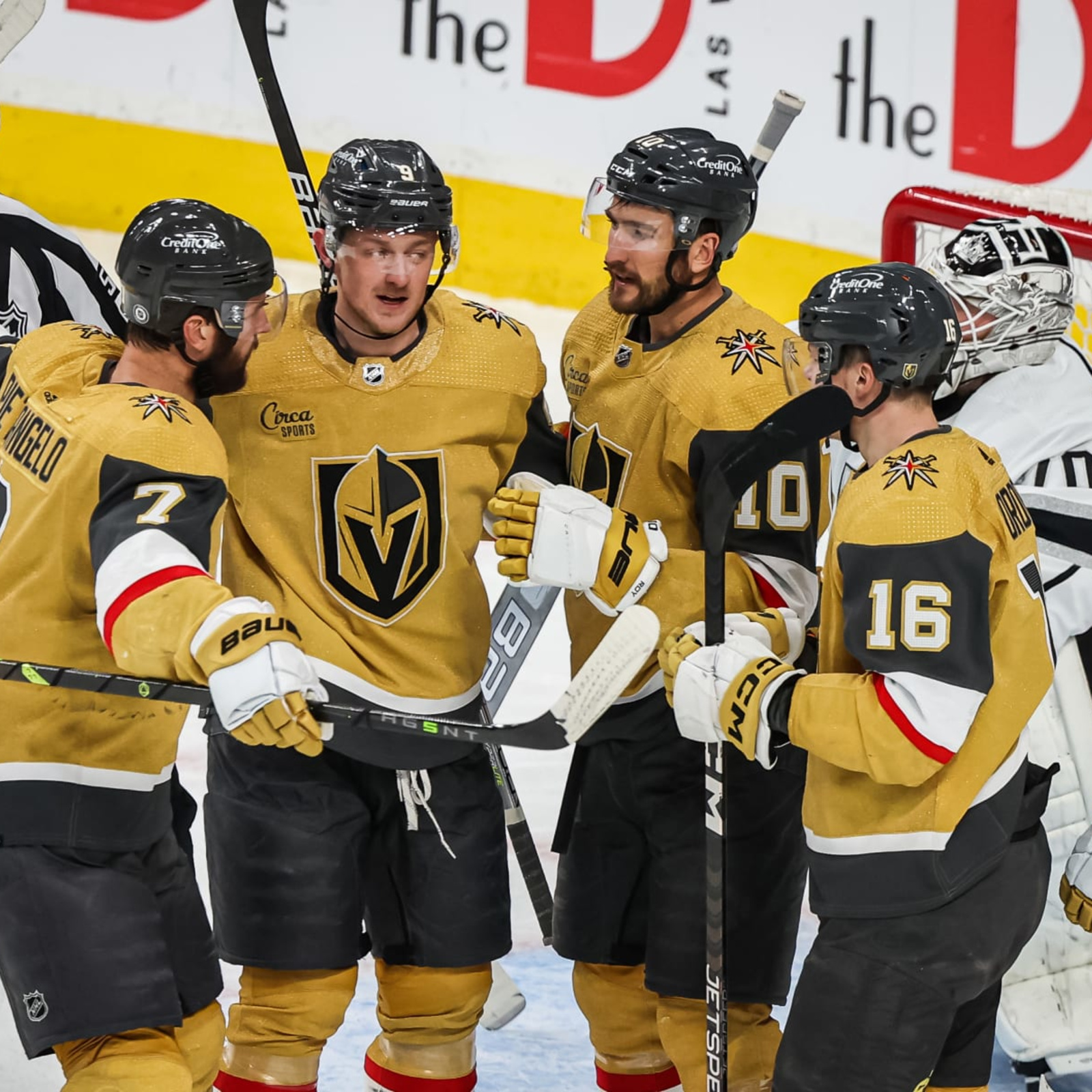 Vegas Golden Knights Qualify for the Playoffs in Their First Season - The  New York Times