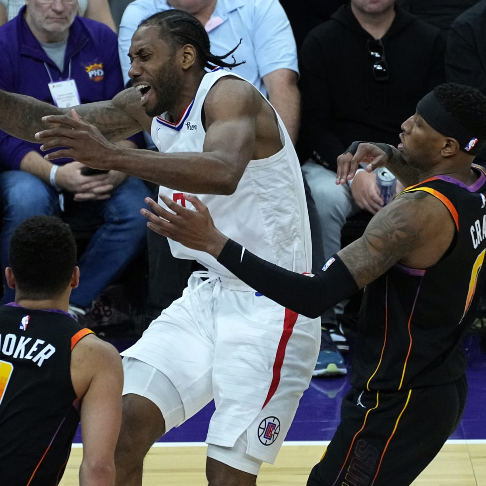 Report: Clippers Star Kawhi Leonard Ruled Out for Game 3 vs. Suns