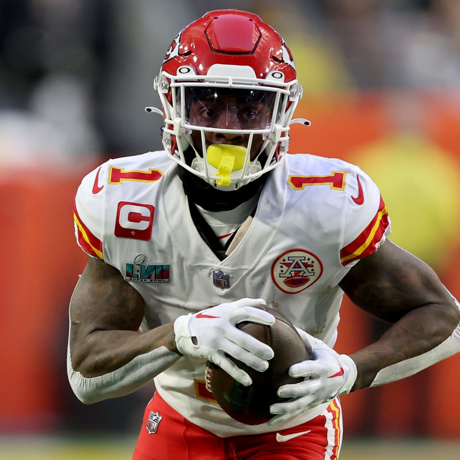 Chiefs re-sign Jerick McKinnon to bring back another member of title core