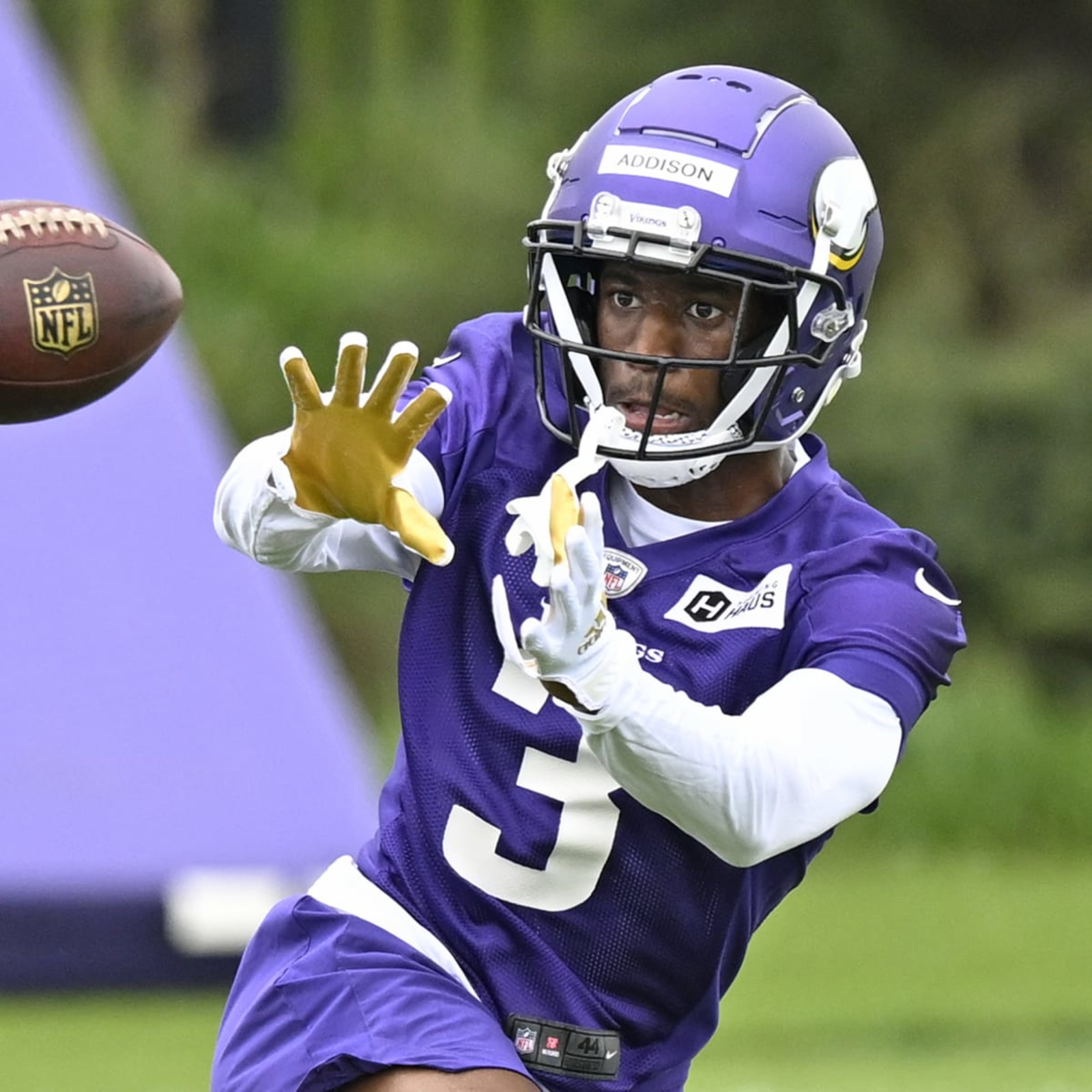 Vikings sign final three draft picks to rookie contracts before camp