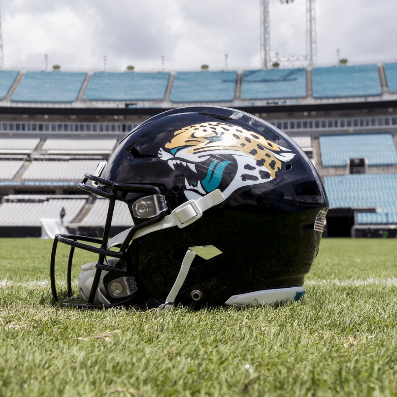 21 Jacksonville Jaguars Helmet